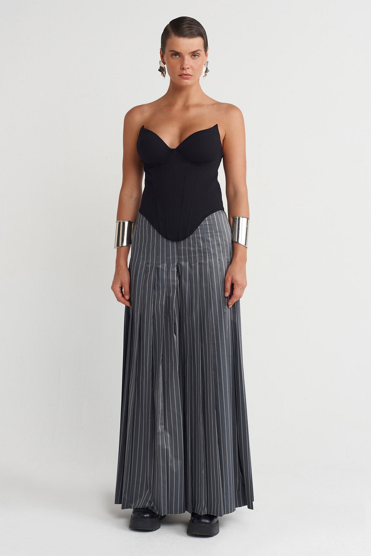 Black Strapless Corset with Bust Cups-K251011013