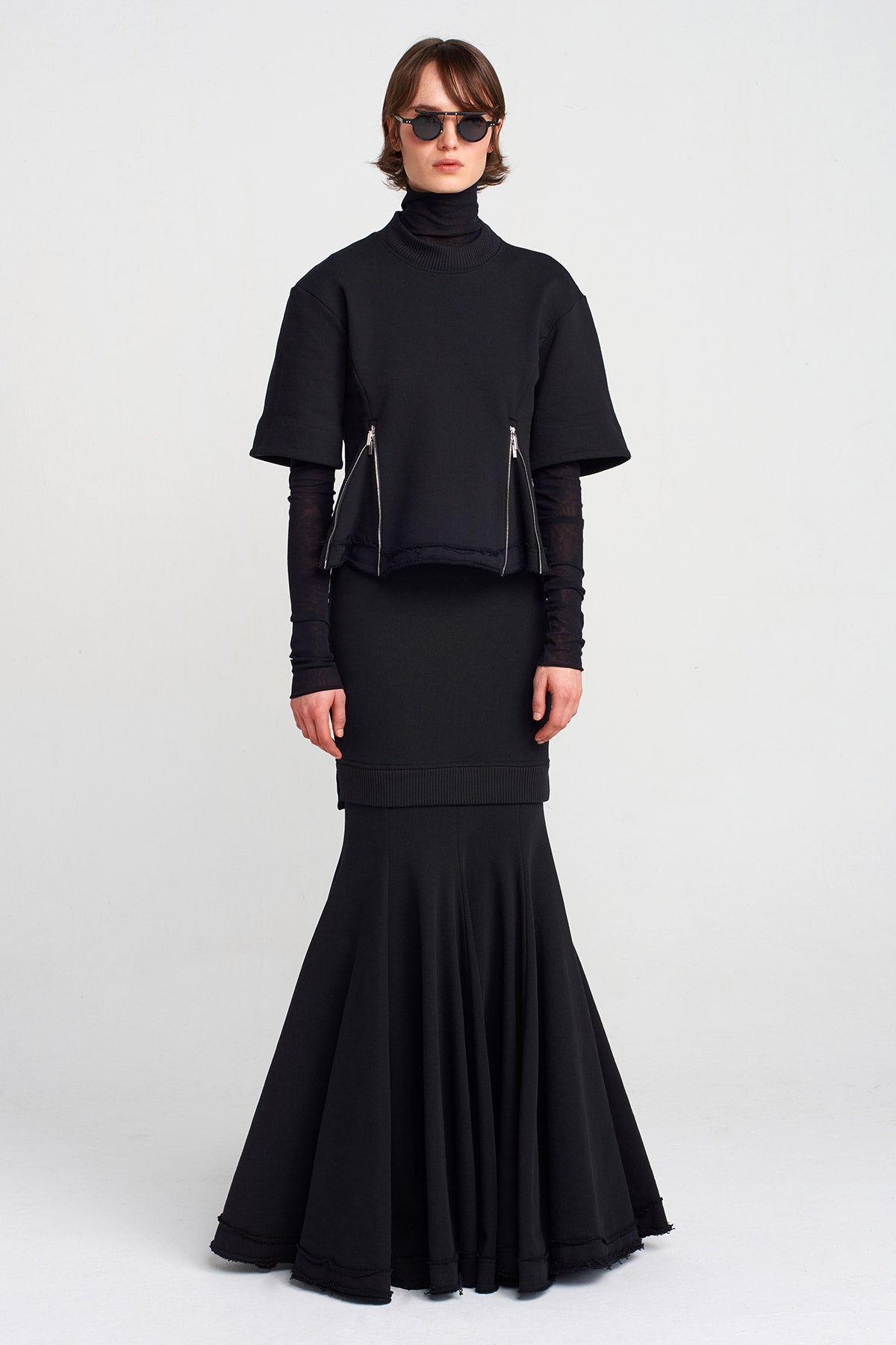 Black Zipper-Detailed Heavy Fabric T-shirt-K251011041