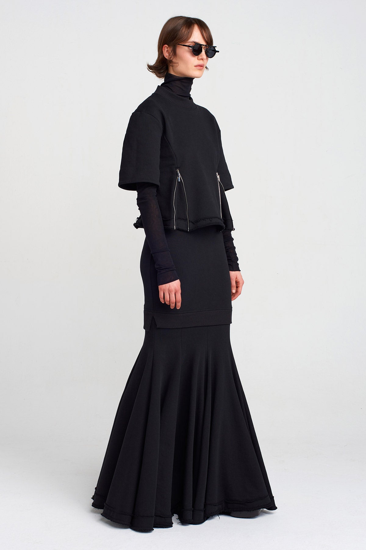 Black Zipper-Detailed Heavy Fabric T-shirt-K251011041