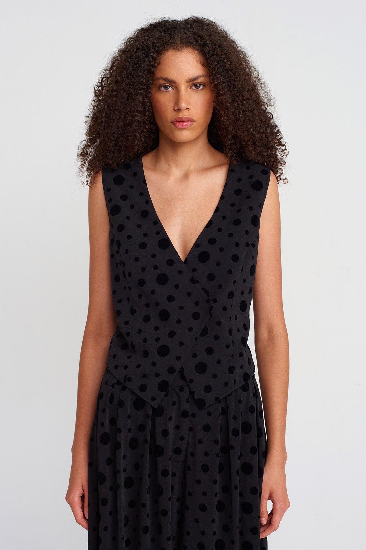 Black Polka-Dot Wrap Vest-K251011049