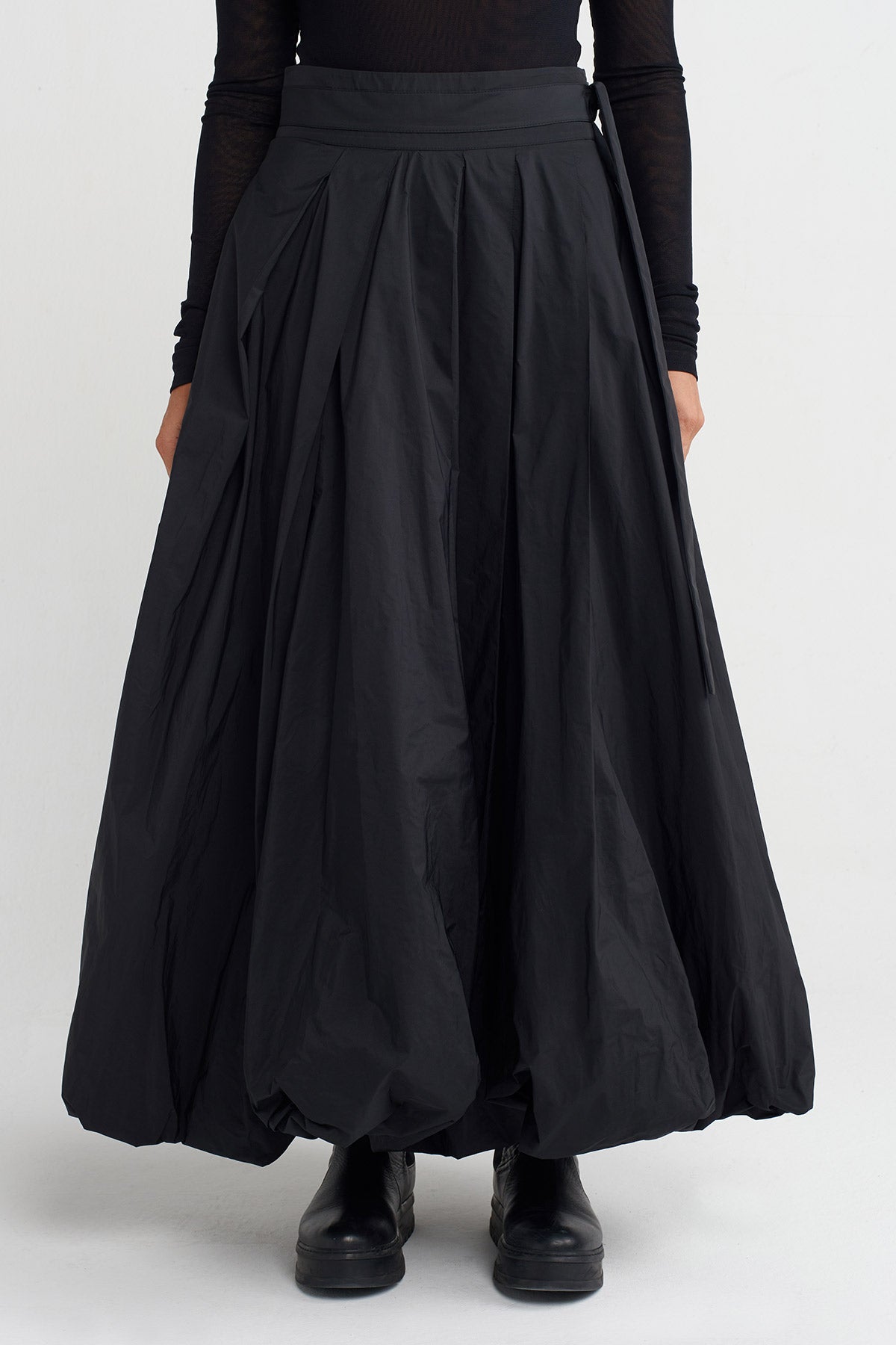 Black Long Taffeta Balloon Skirt-K252012002