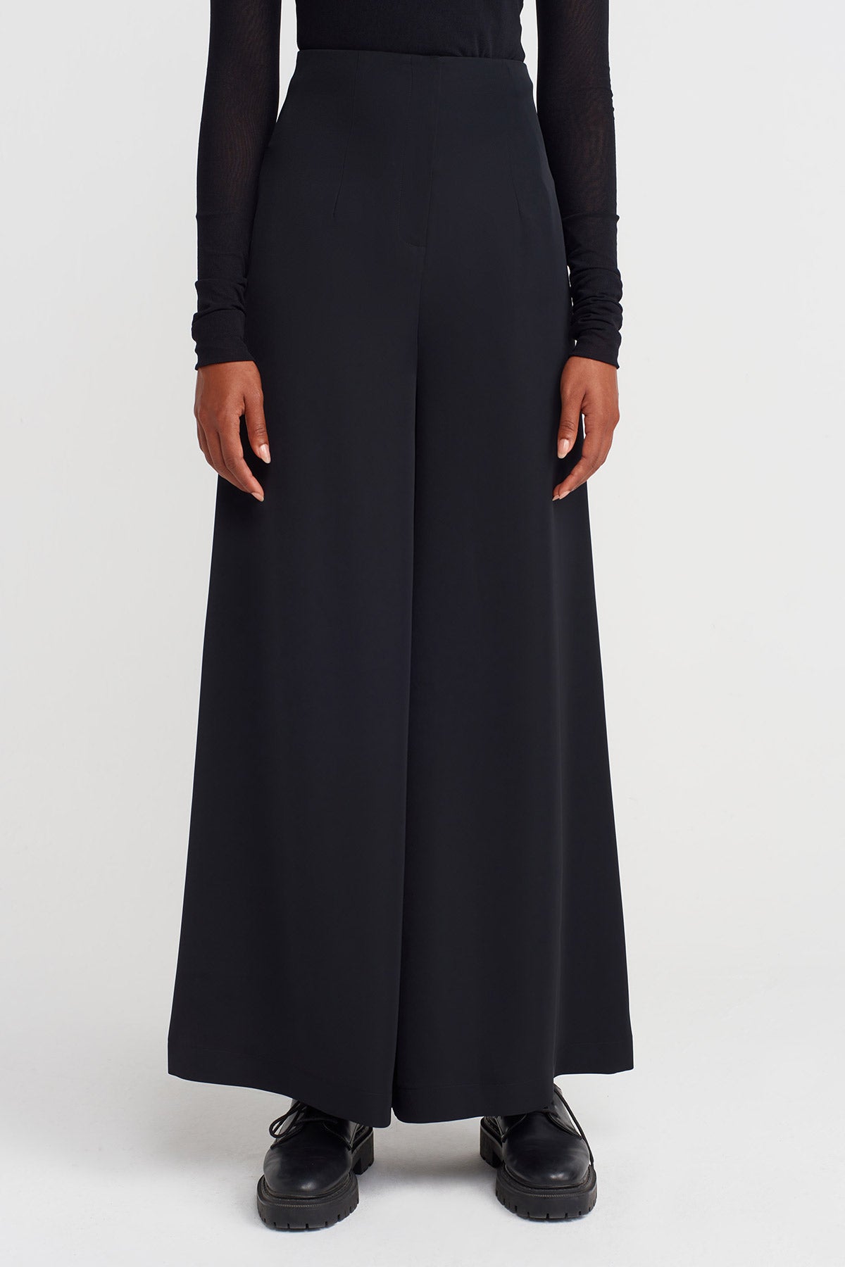 Black High-Waisted Elegant Trousers-K253013019