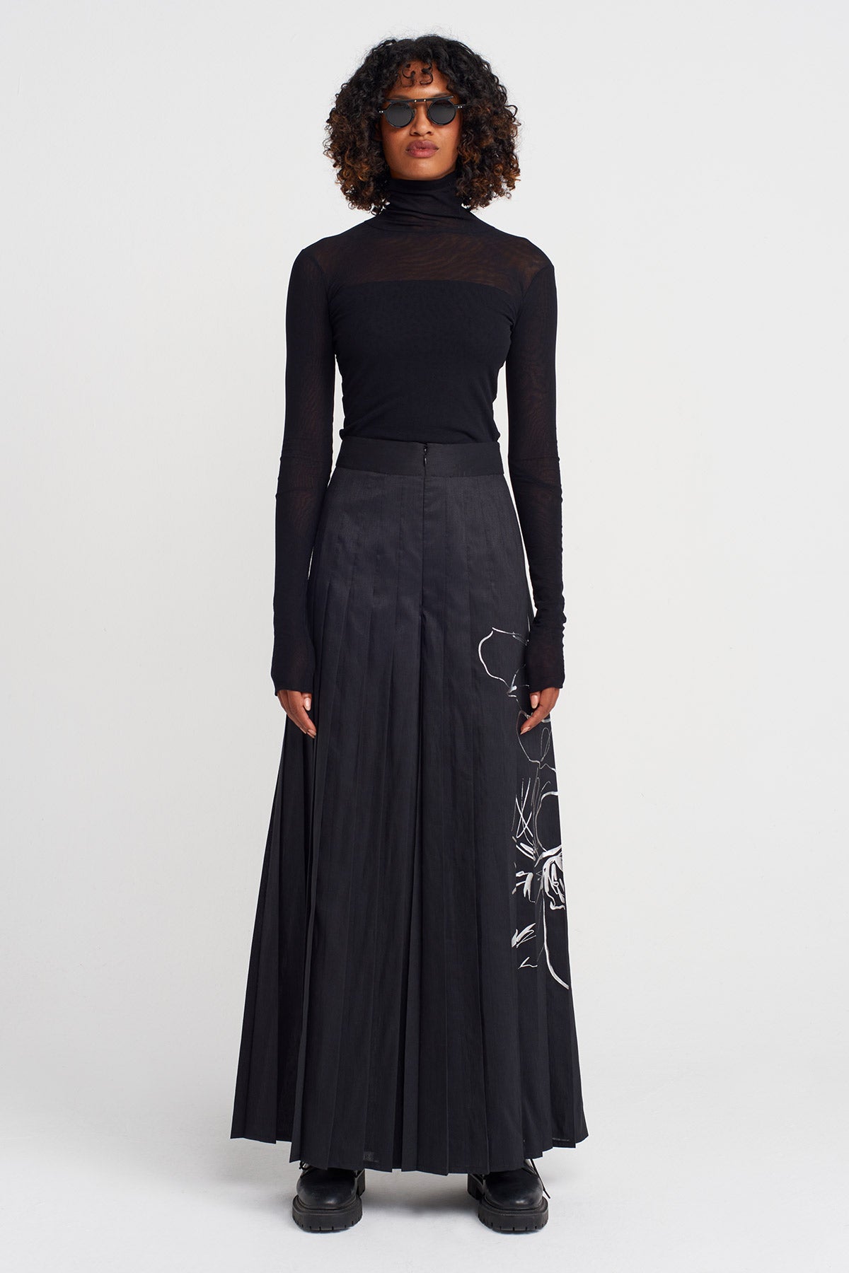 Black/Silver Printed Wide-Pleated Trousers-K253013047