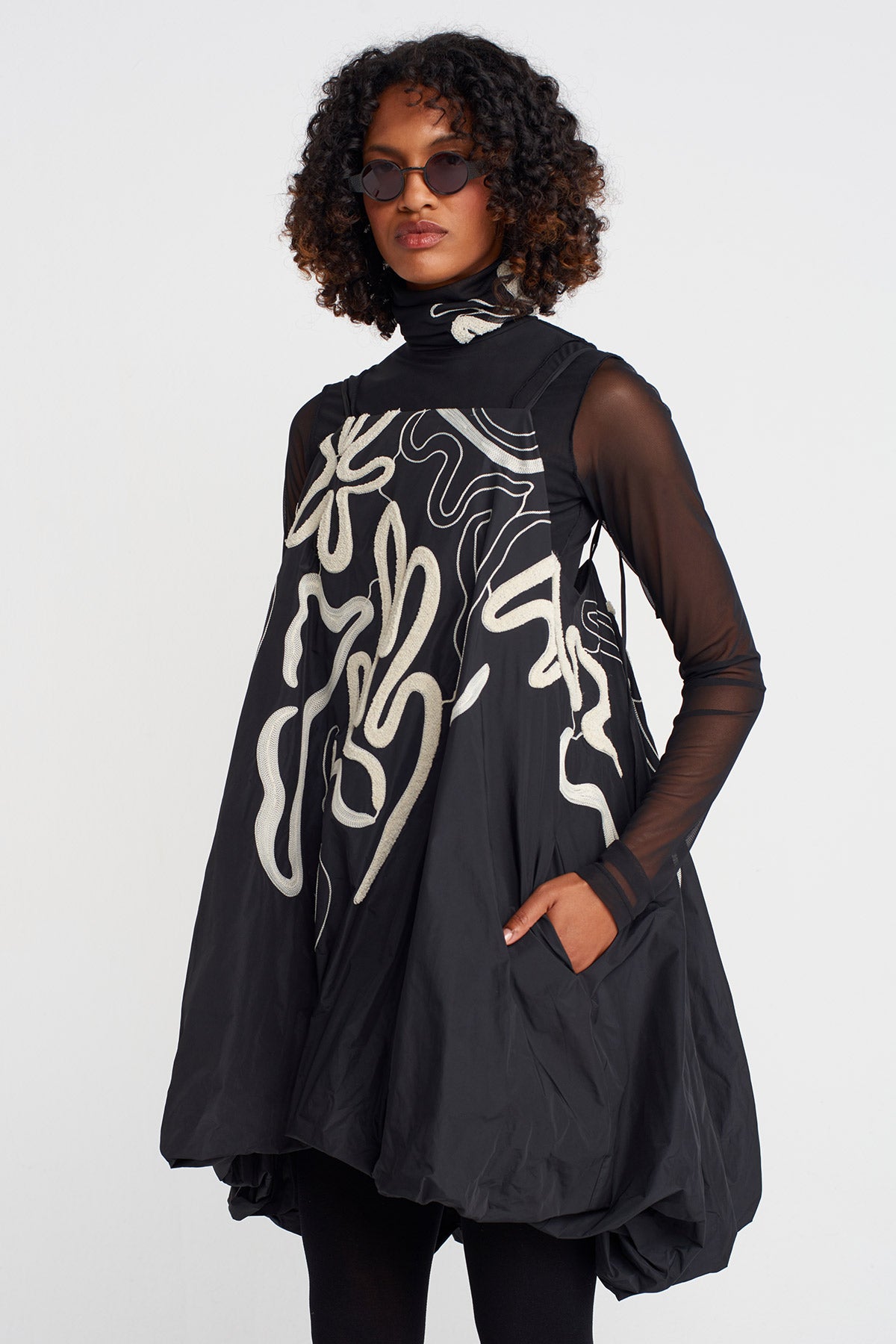 Black-Natur Embroidered Strappy Taffeta Balloon Dress-K254014022