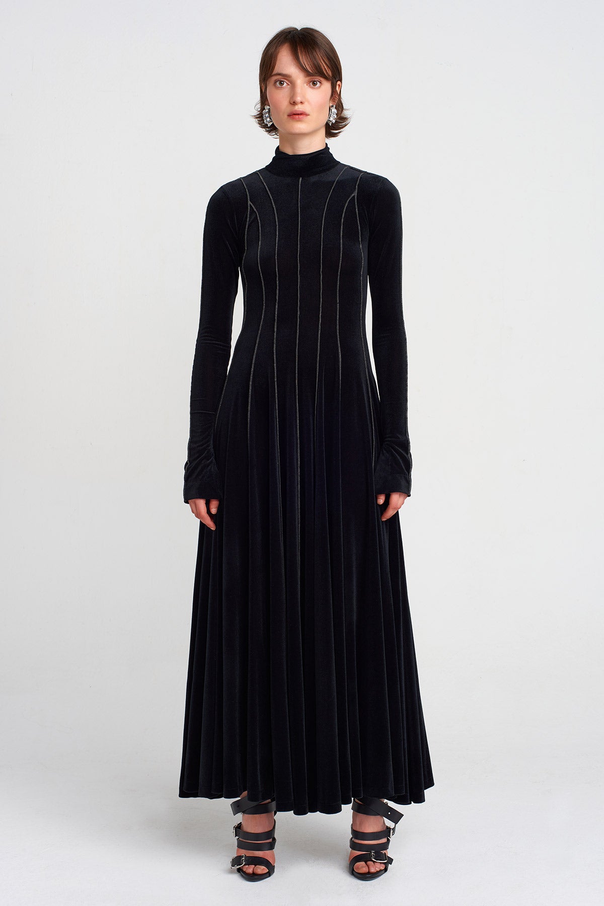 Black Long Velvet Dress with Seam Detailing-K254014032