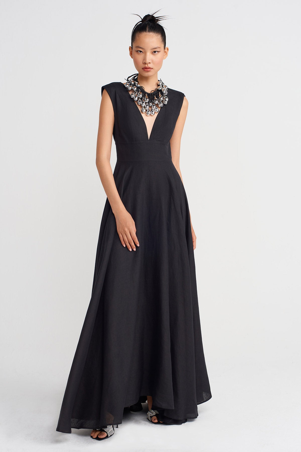 Black Deep V-Neck Long Linen Dress-K254014068