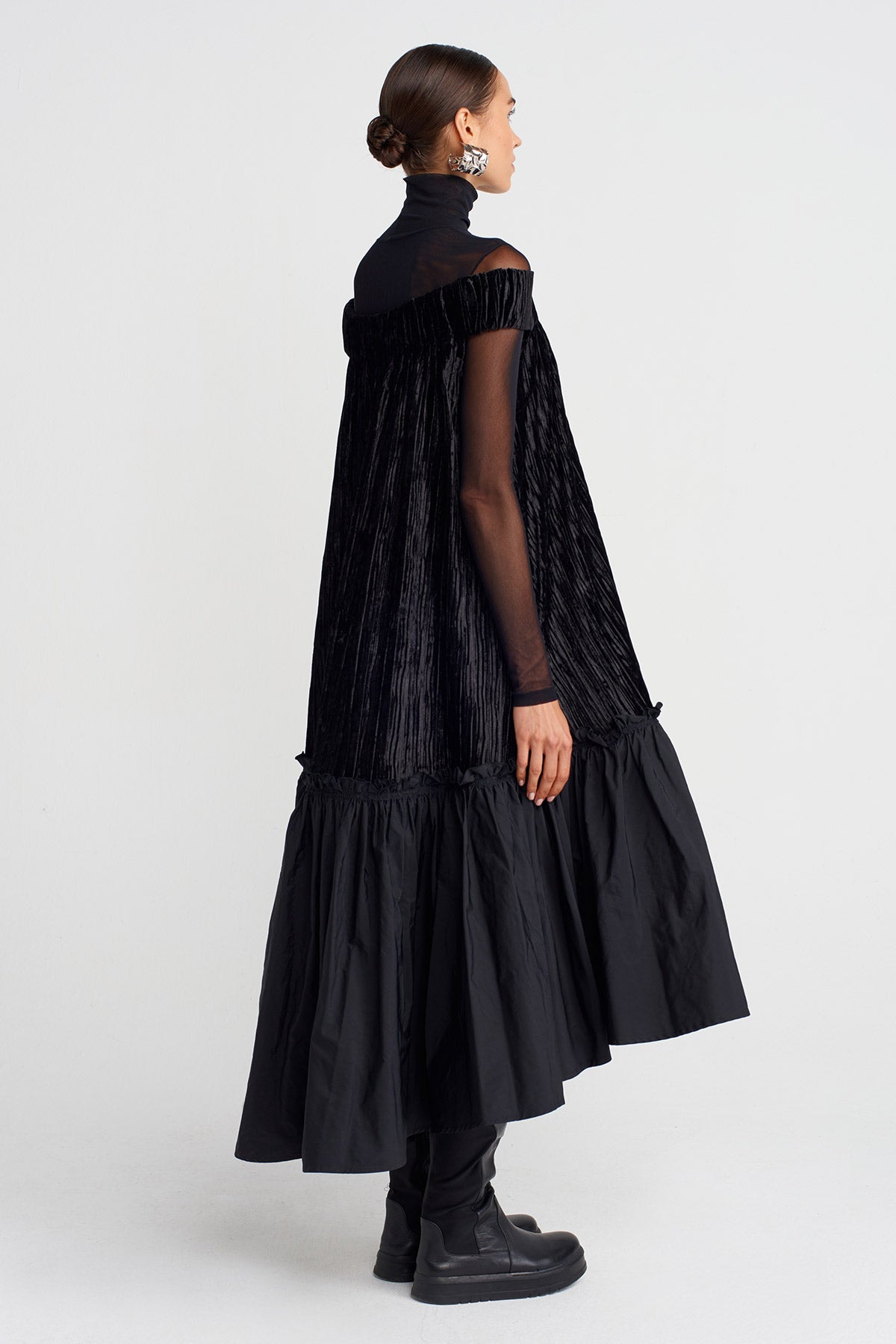 Black Ribbed Velvet Off-Shoulder Flared Dress-K254014086