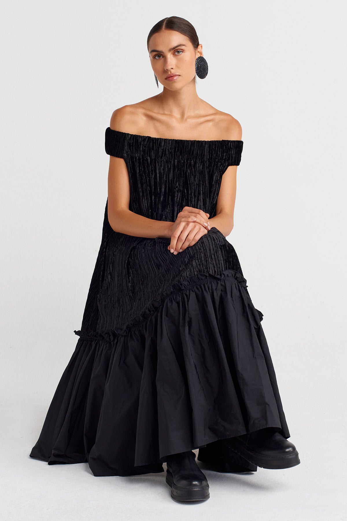 Black Ribbed Velvet Off-Shoulder Flared Dress-K254014086