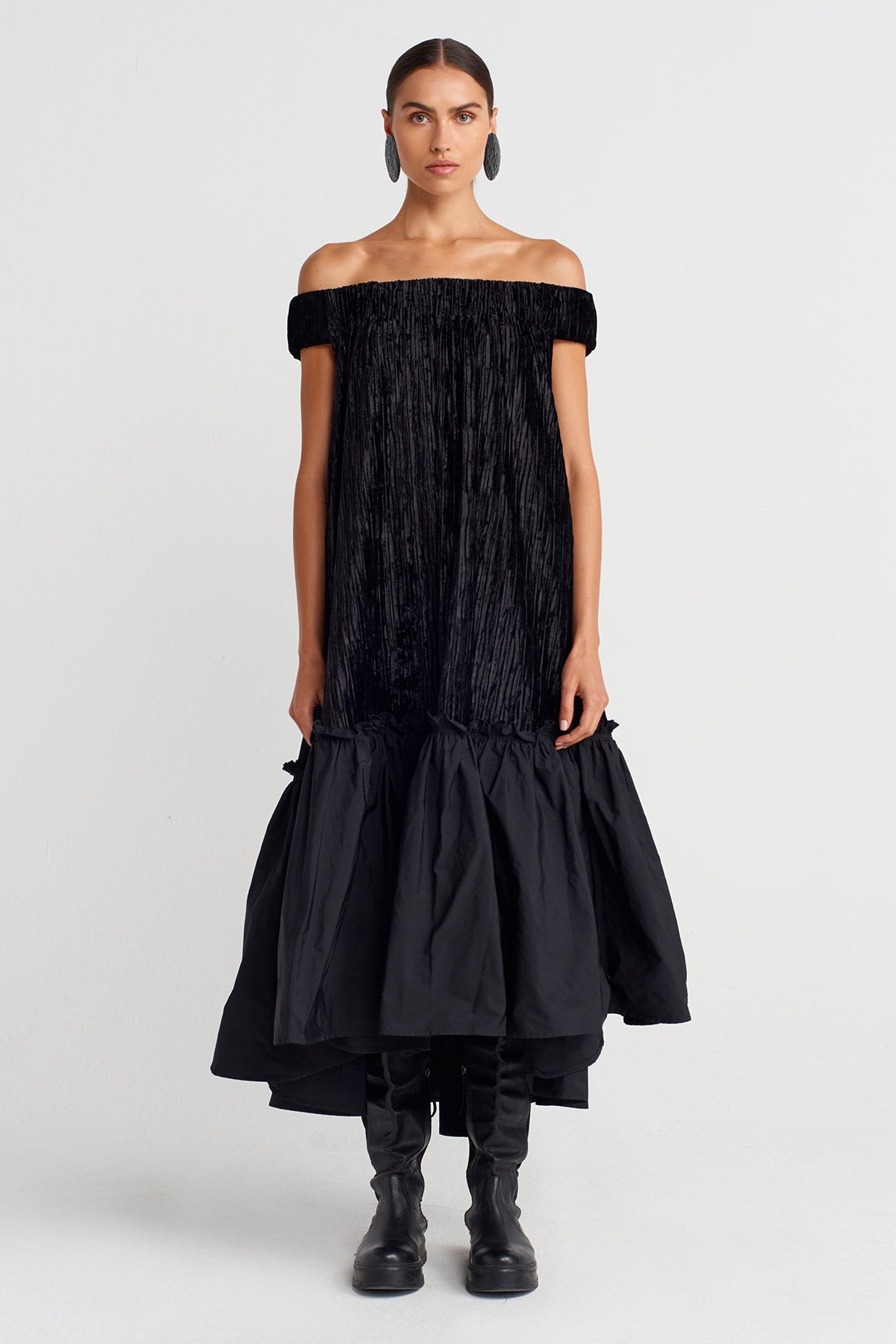 Black Ribbed Velvet Off-Shoulder Flared Dress-K254014086