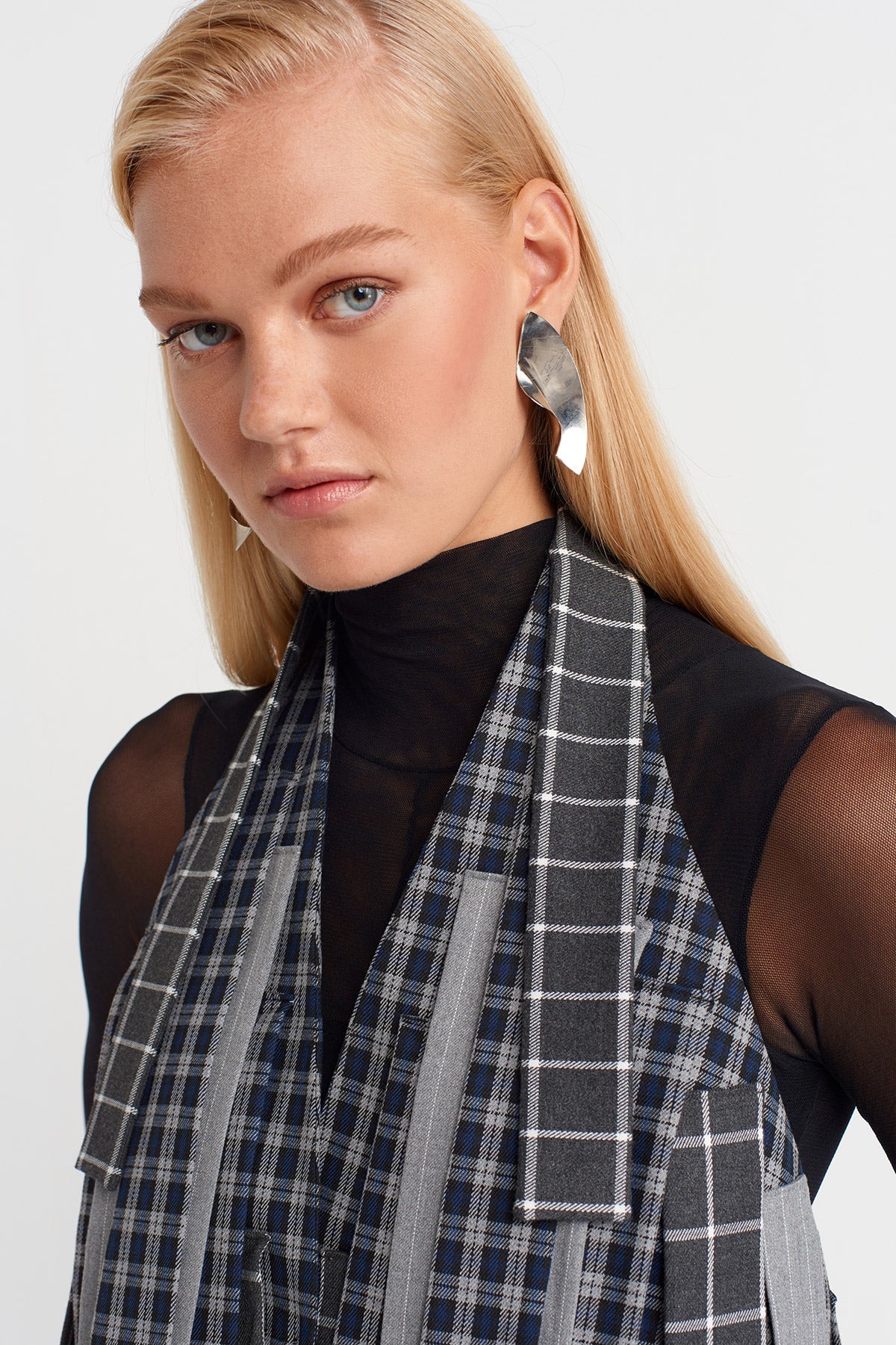 Multicolor Plaid Paneled Jacket with Back Tie-K255015052