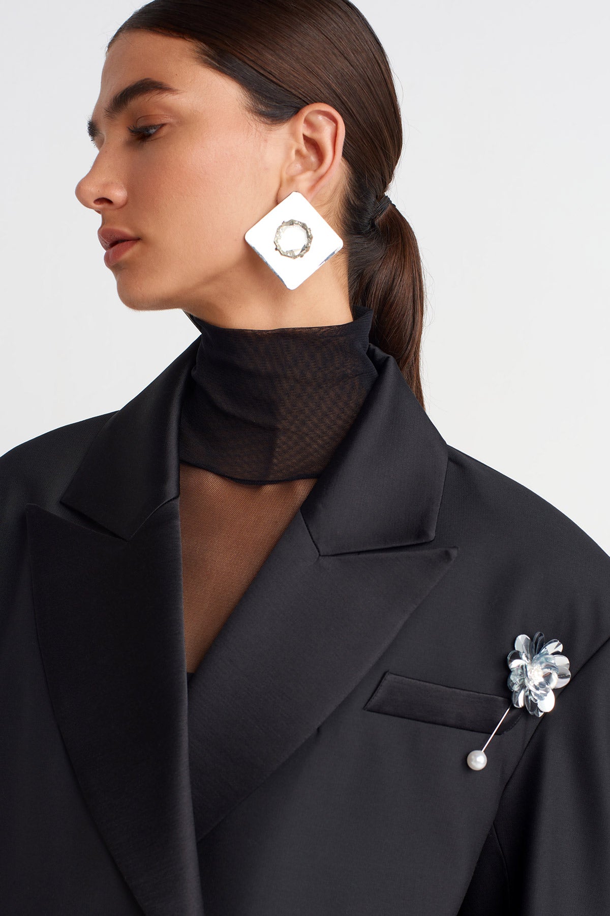 Black Cropped Blazer Jacket with Brooch Detail -K255015084
