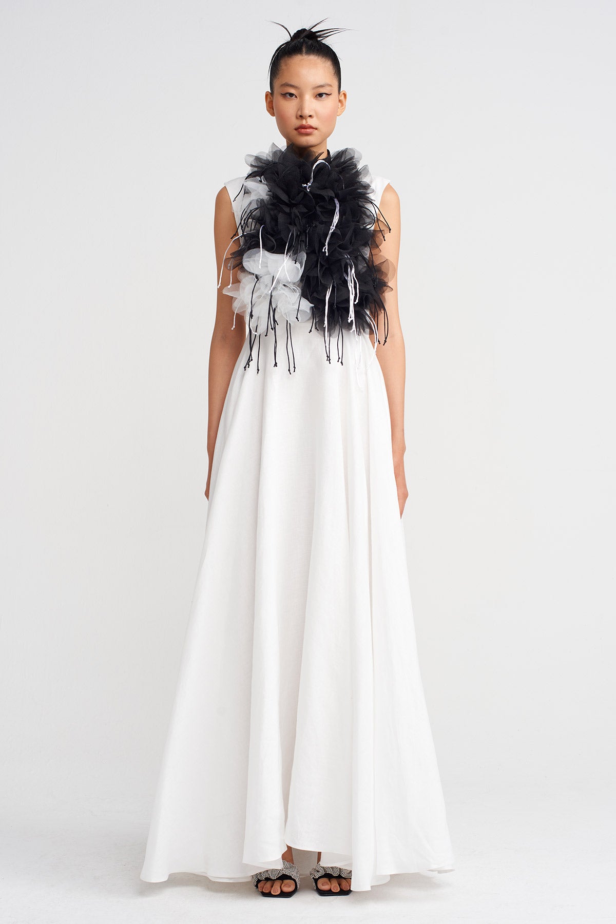 Black / White Organza Floral Detailed Neckpiece-K256016011