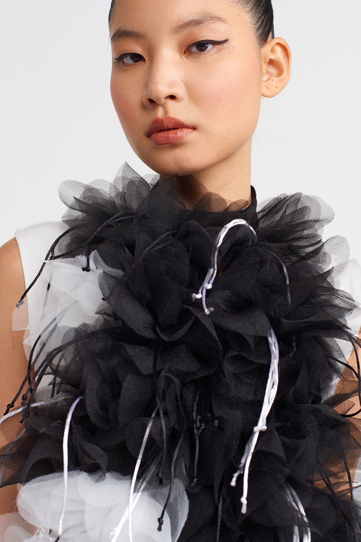 Black / White Organza Floral Detailed Neckpiece-K256016011