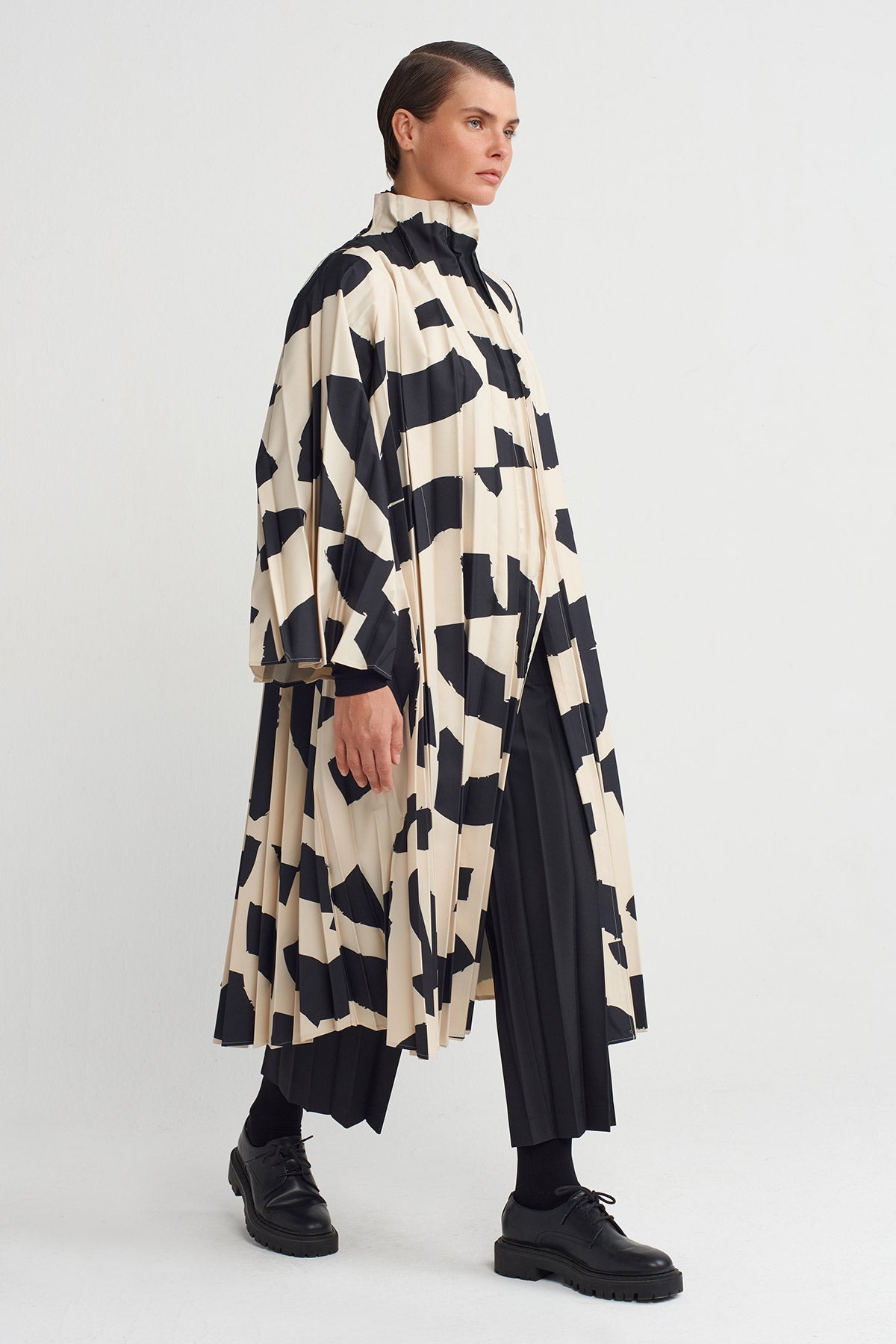 Patterned Pleated Long Jacket-K257017001