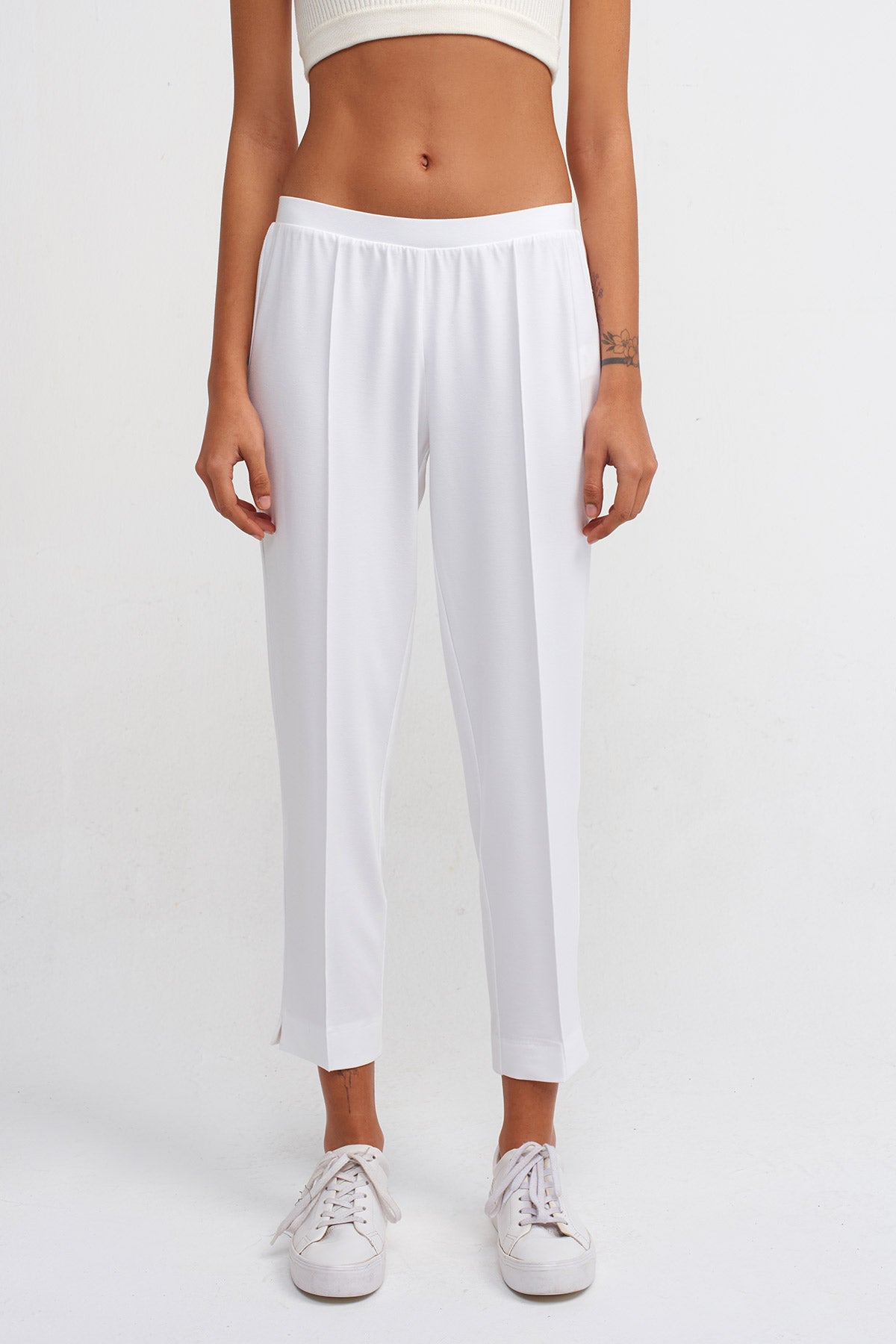 Off White Slim Fit Lounge Trousers-Y243013041