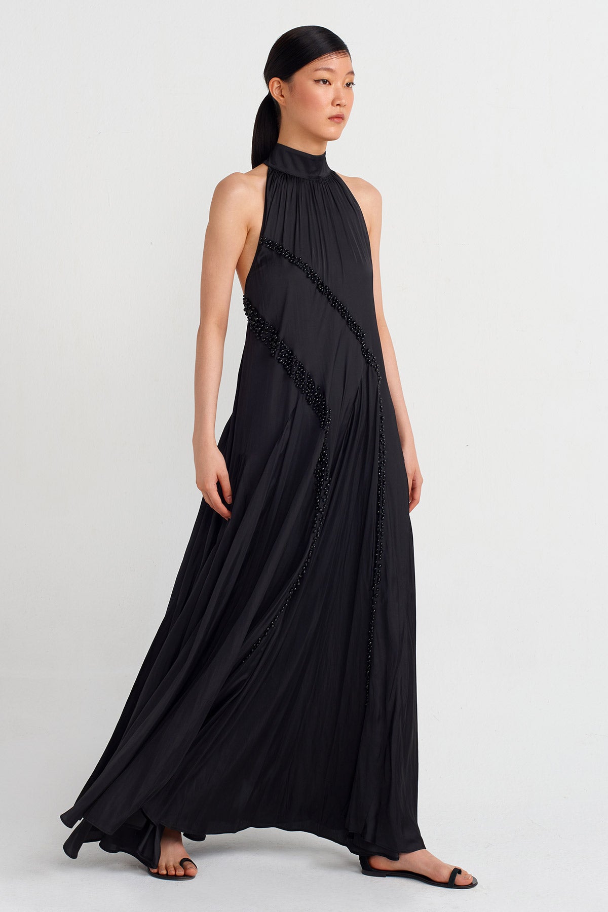 Black Bead-Embroidered Halter Neck Elegant Dress-Y244014146