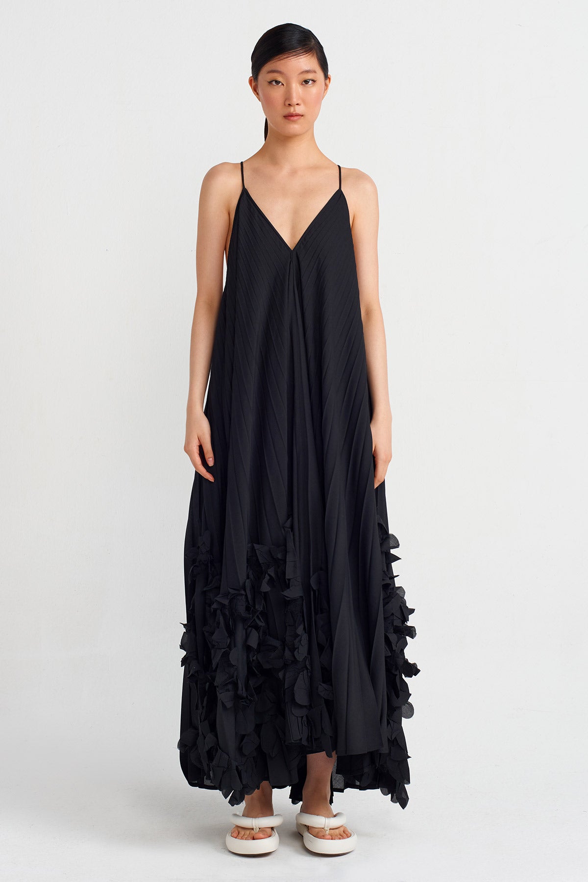 Black Pleated Dress with Flower Motif Skirt-Y244014147