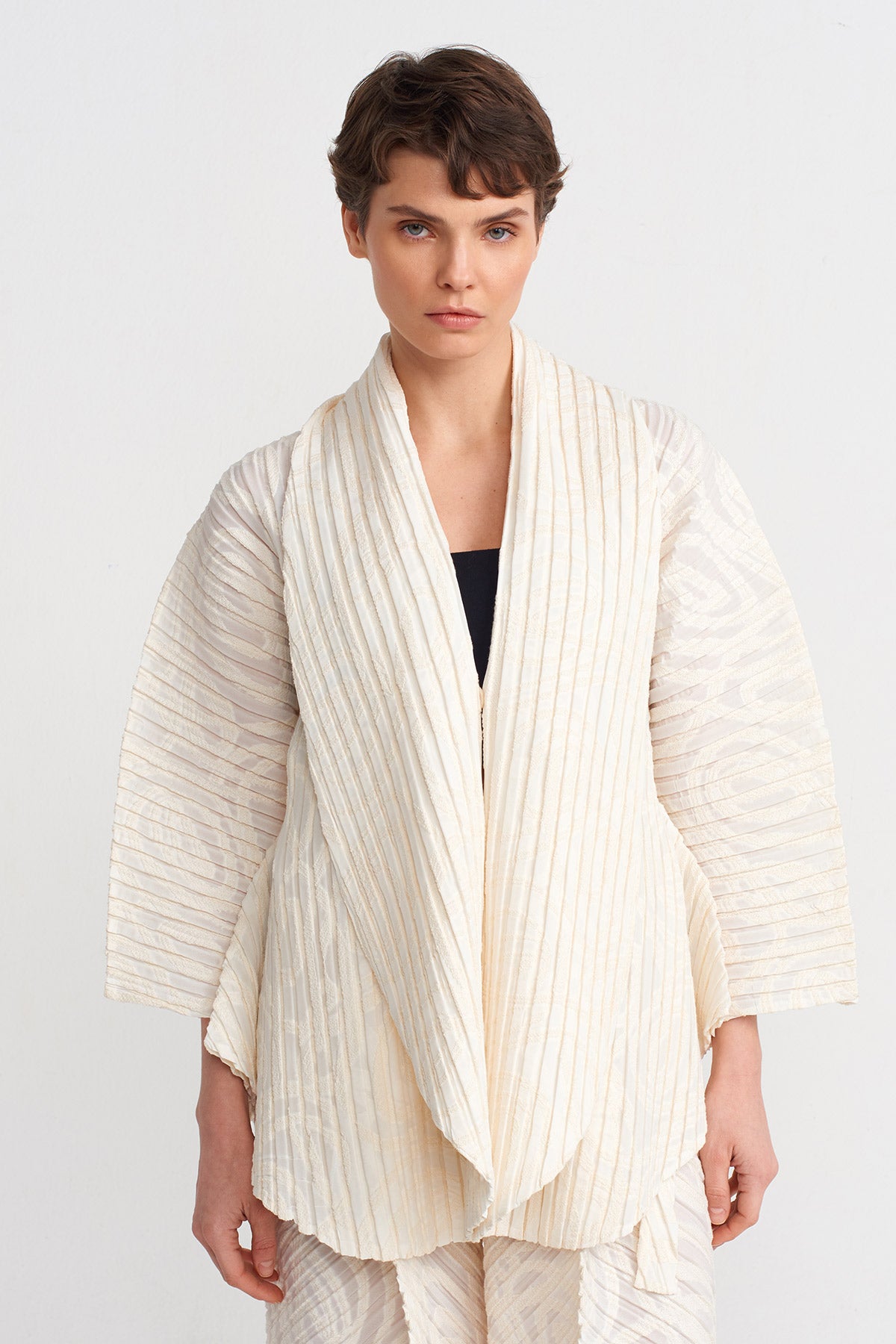 Ecru Jacquard Pleated Kimono-Y245015039