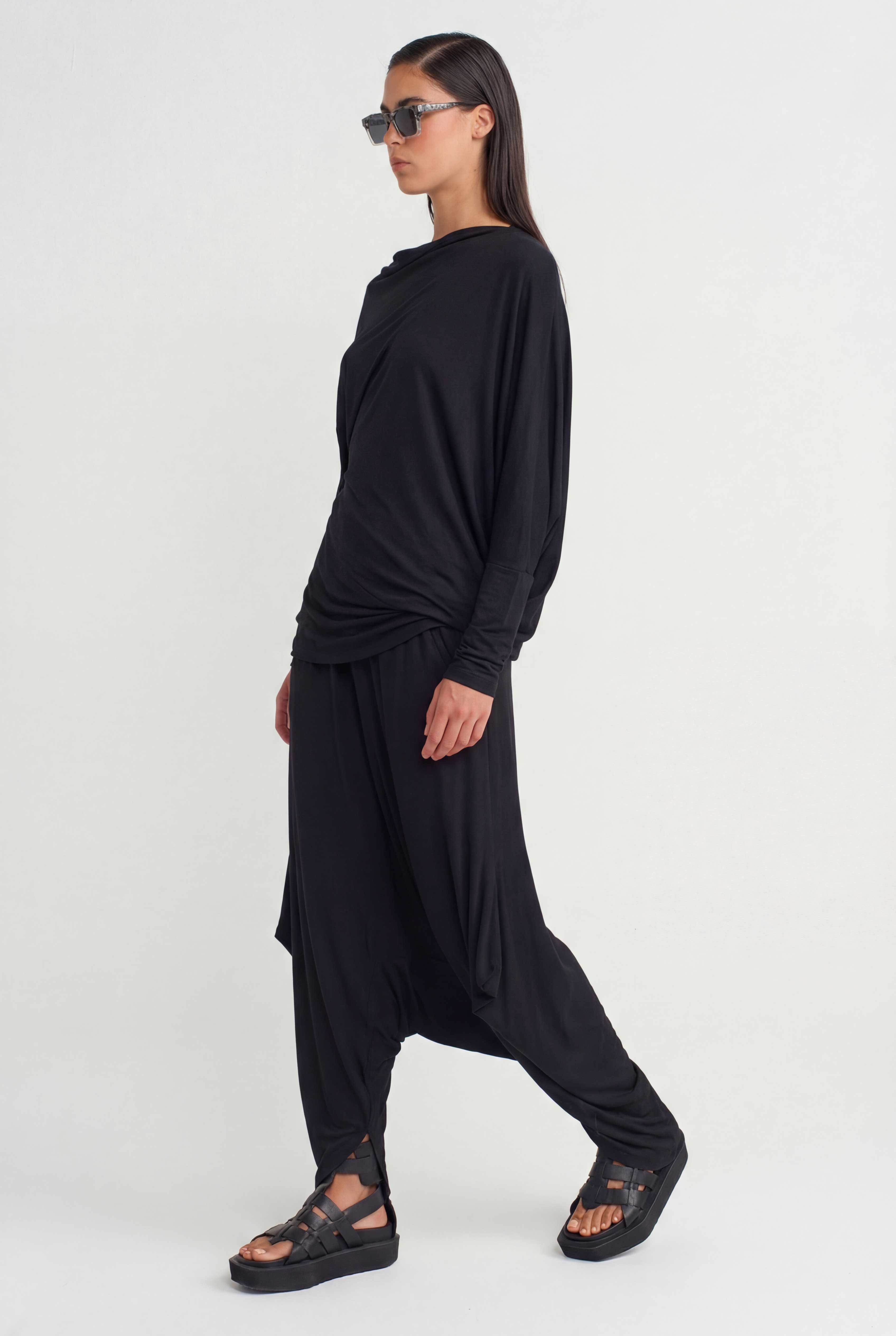 Black Draped Long-Sleeve Blouse-Y261011011