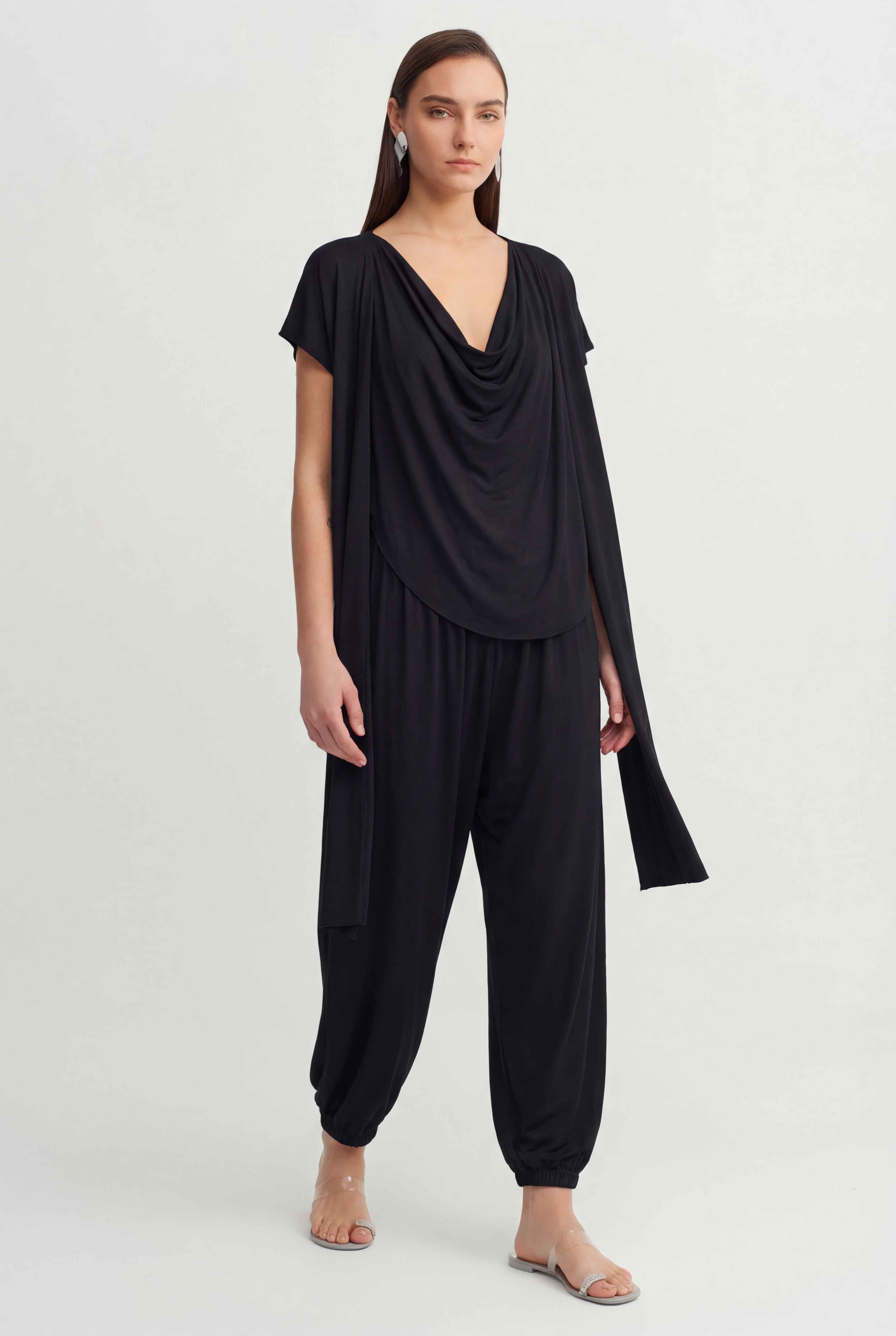 Black Draped Neck Asymmetric T-Shirt-Y261011070