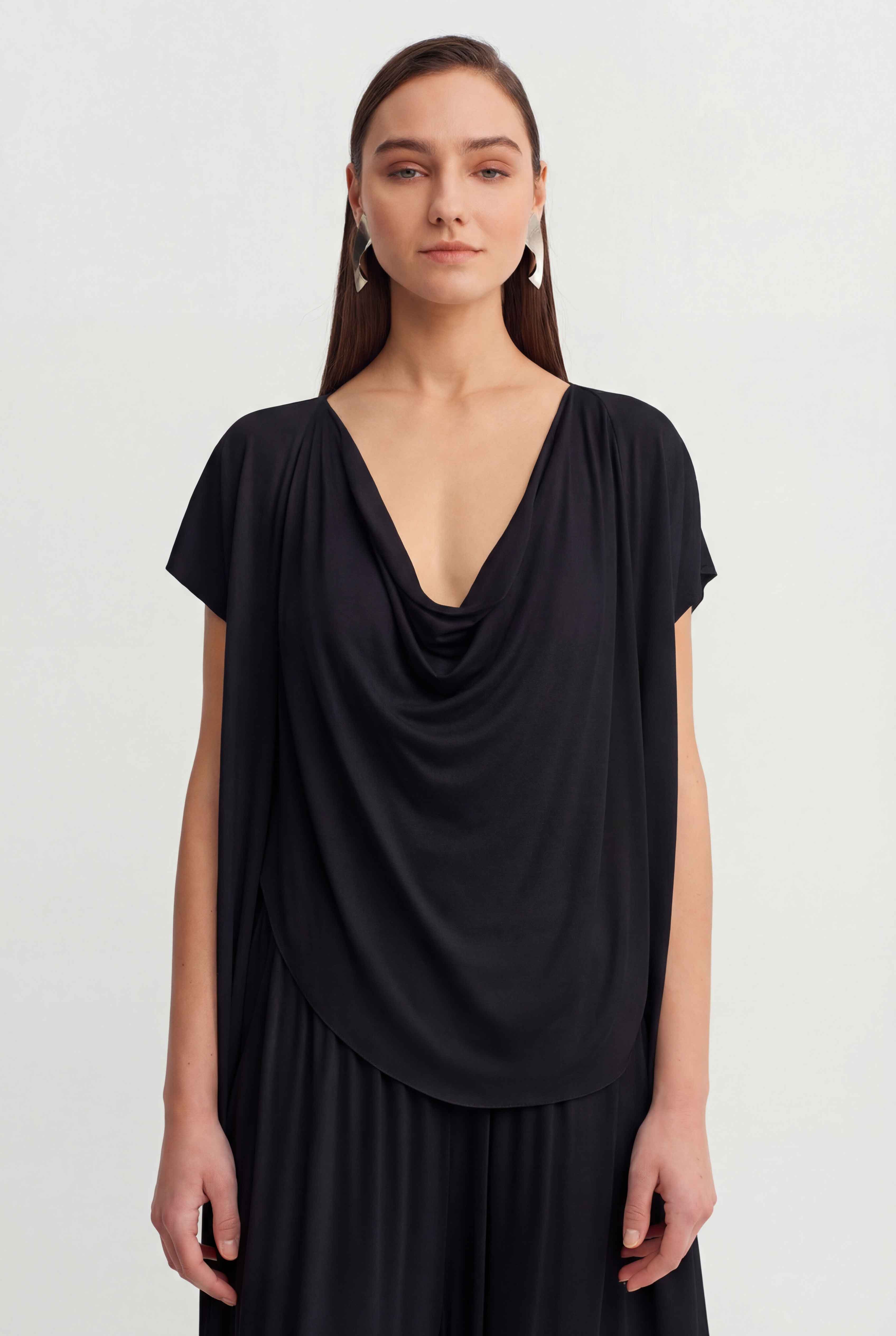 Black Draped Neck Asymmetric T-Shirt-Y261011070