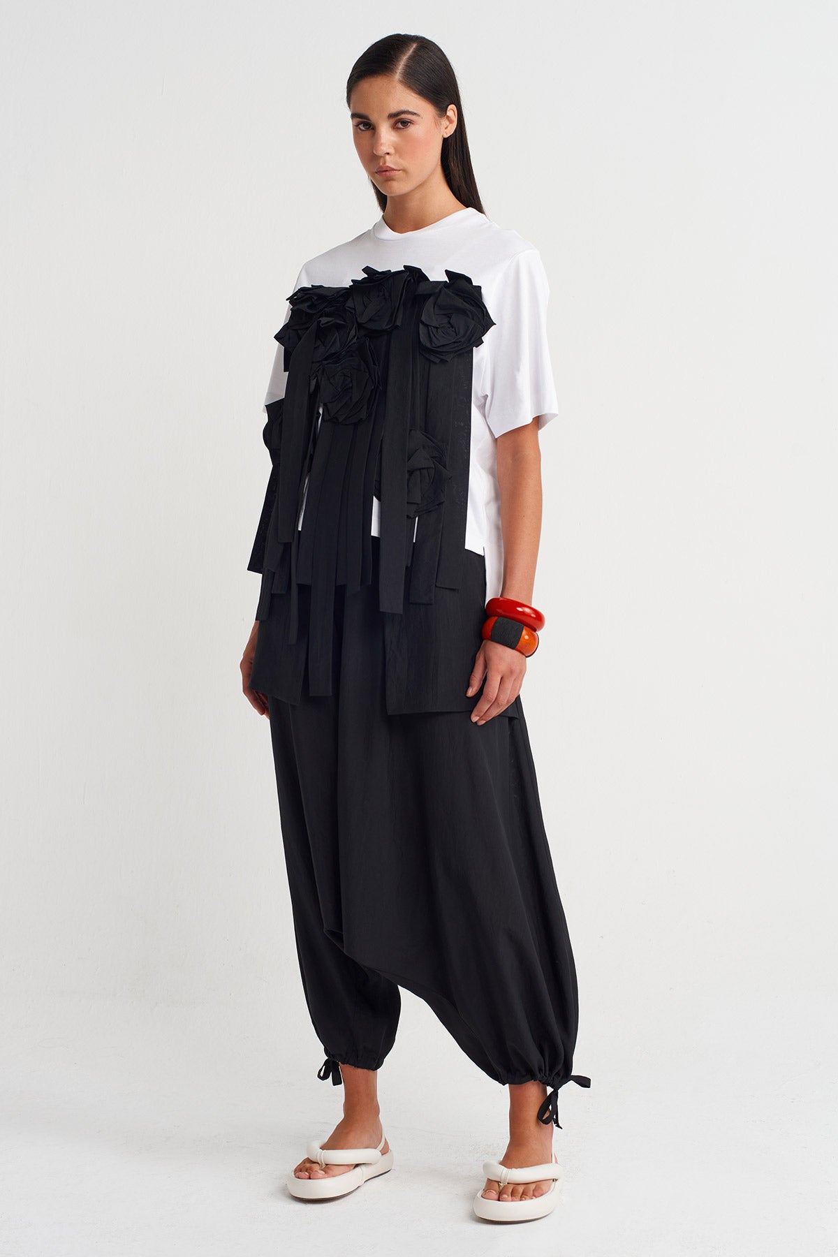 White / Black Flower-Appliqué Ribbon T-Shirt-Y261011029