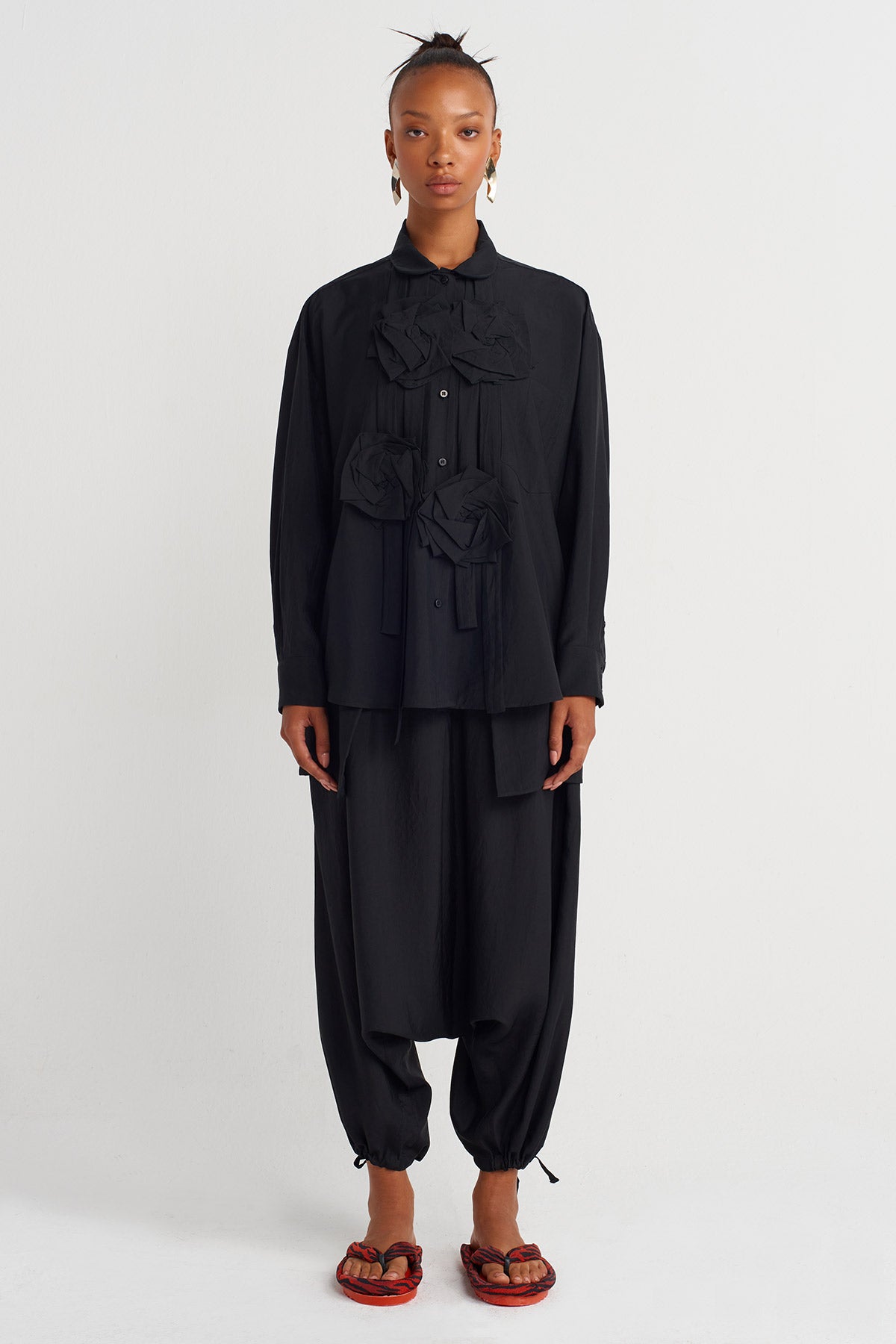 Black Shirt with Flower and Ribbon Details-Y261011030