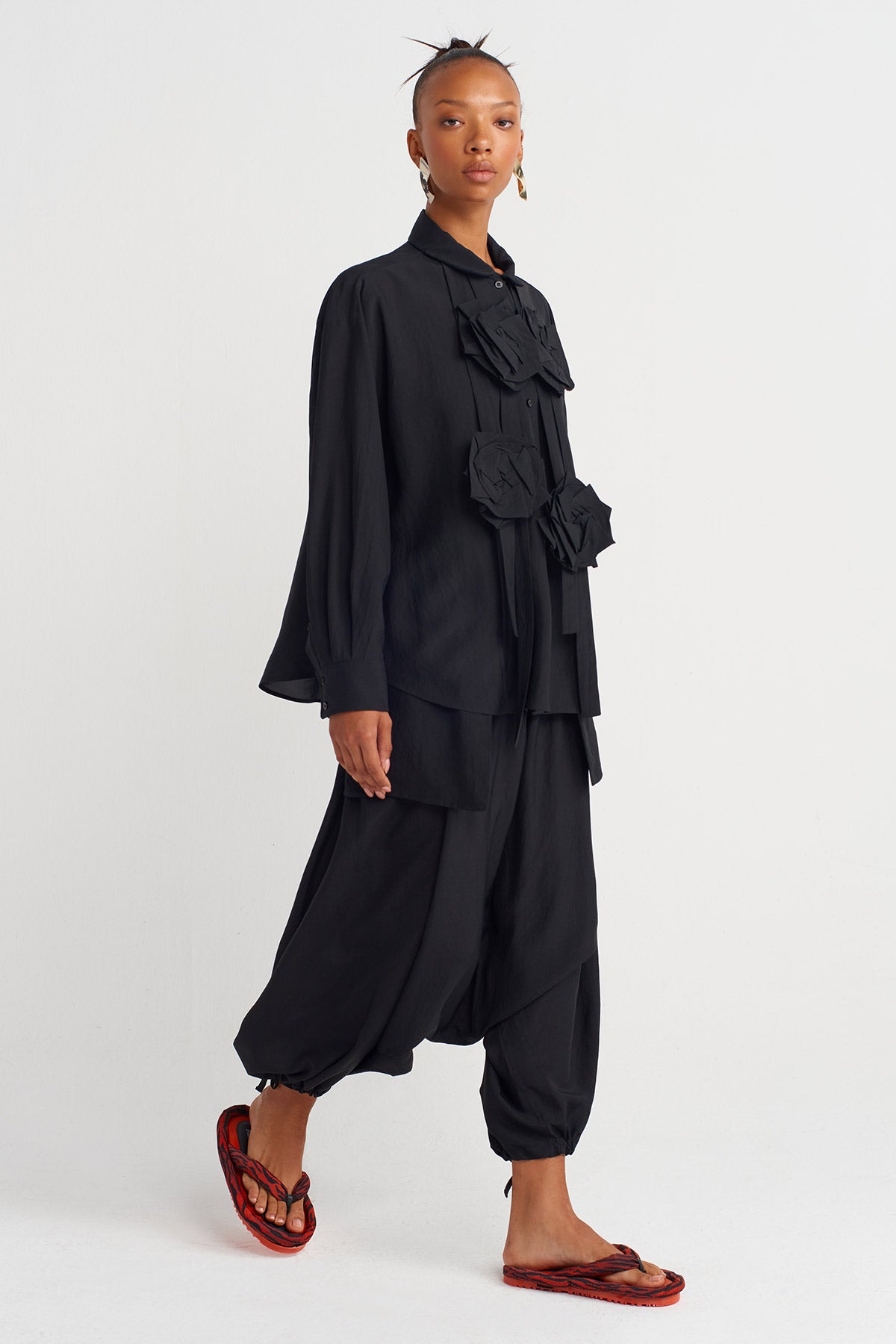 Black Shirt with Flower and Ribbon Details-Y261011030