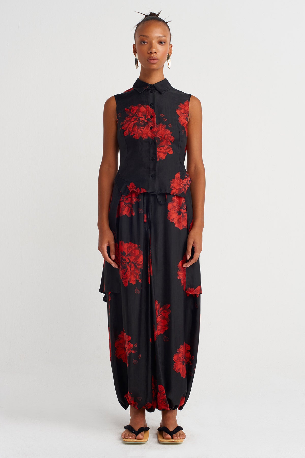 Sleeveless High-Low Floral Shirt-Y261011031