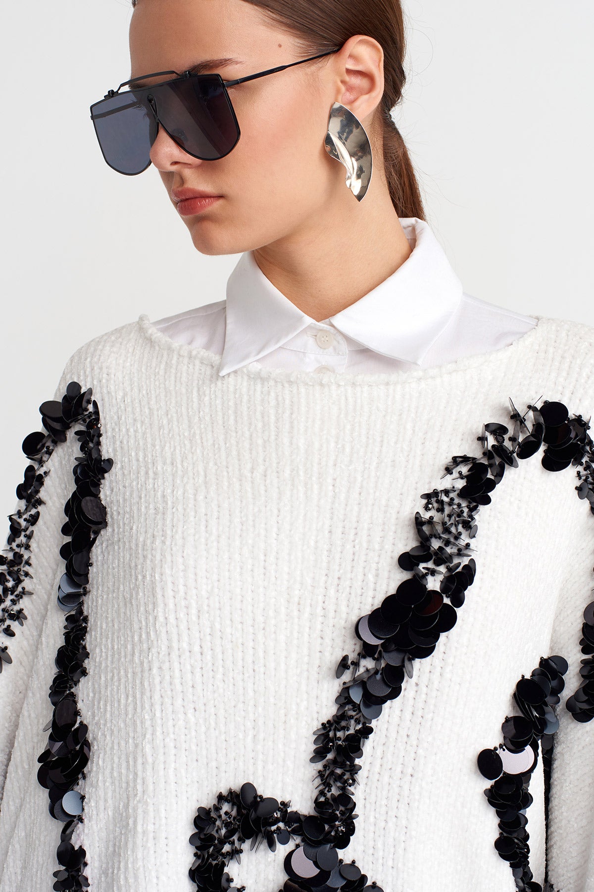 Off White Embellished Oversized Knit Sweater-Y261011036
