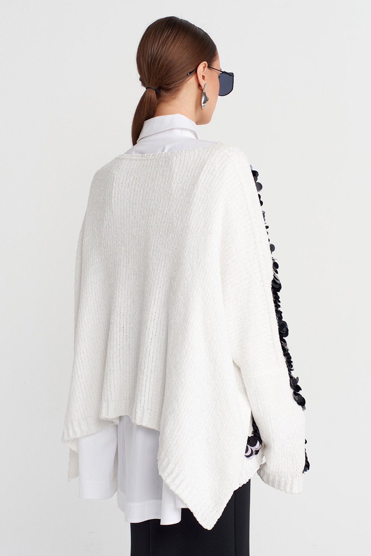 Off White Embellished Oversized Knit Sweater-Y261011036