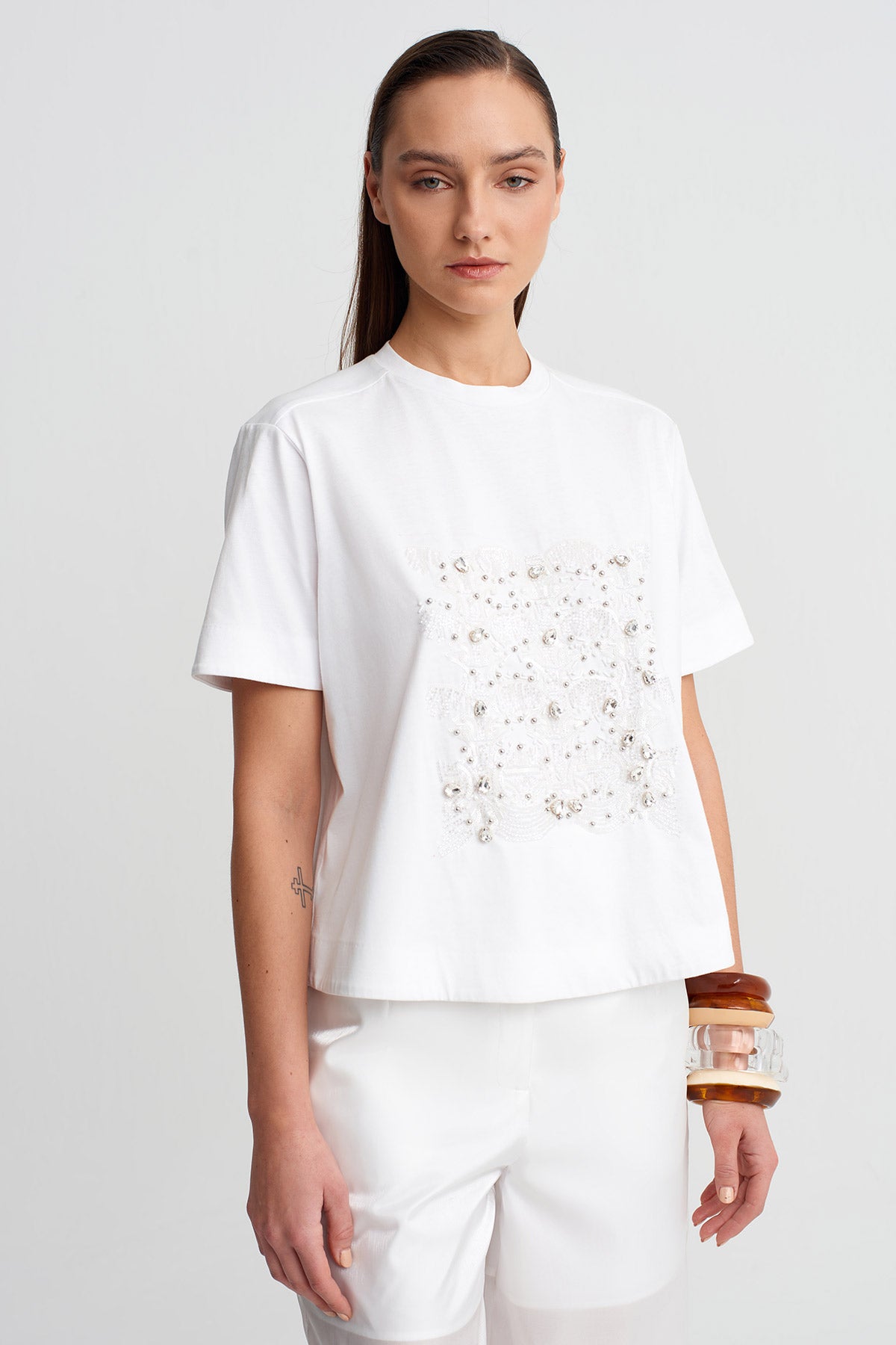 Off White Embellished T-Shirt-Y261011062