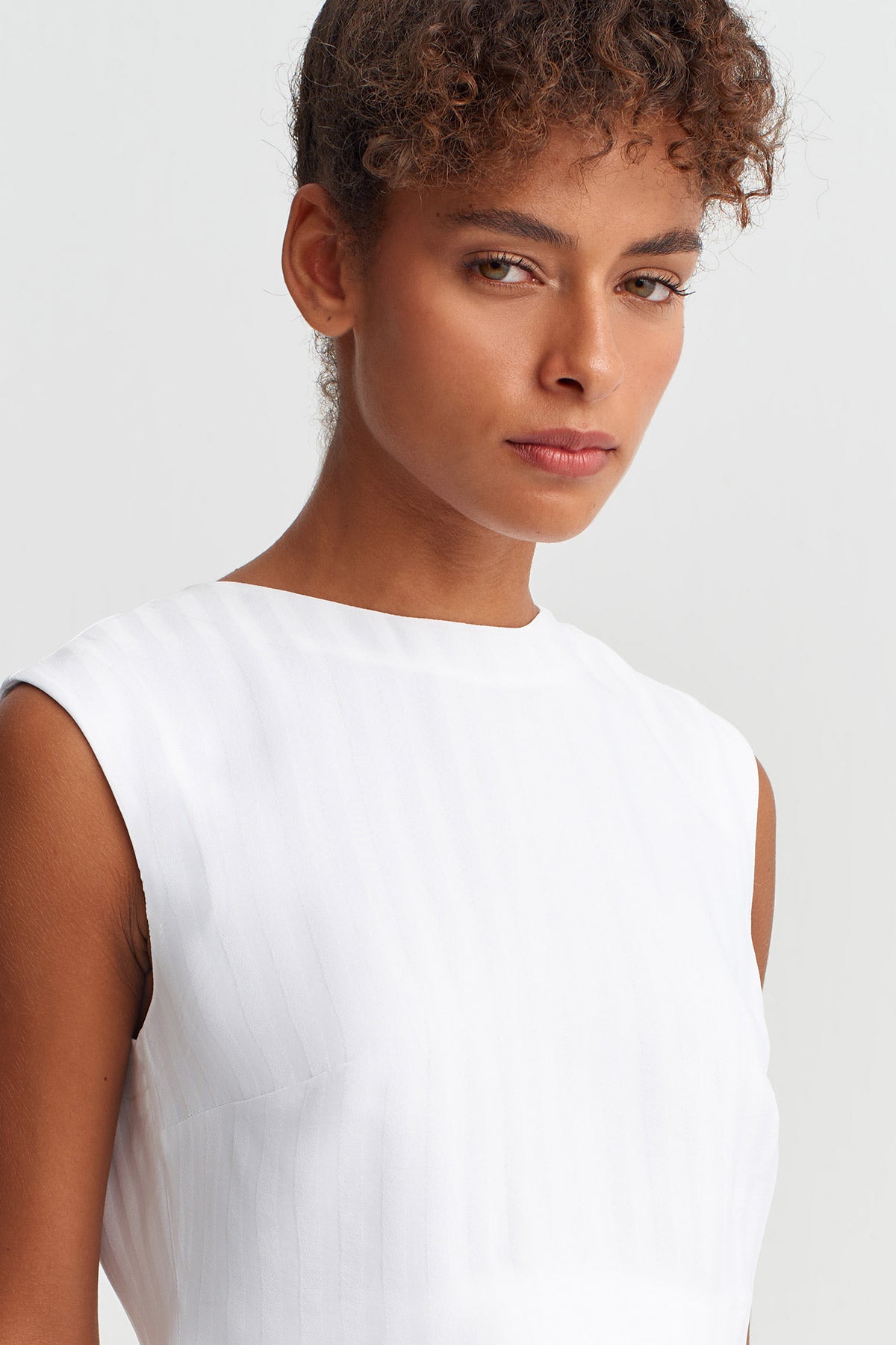 Off White Sleeveless Tonal Striped Blouse-Y261011063