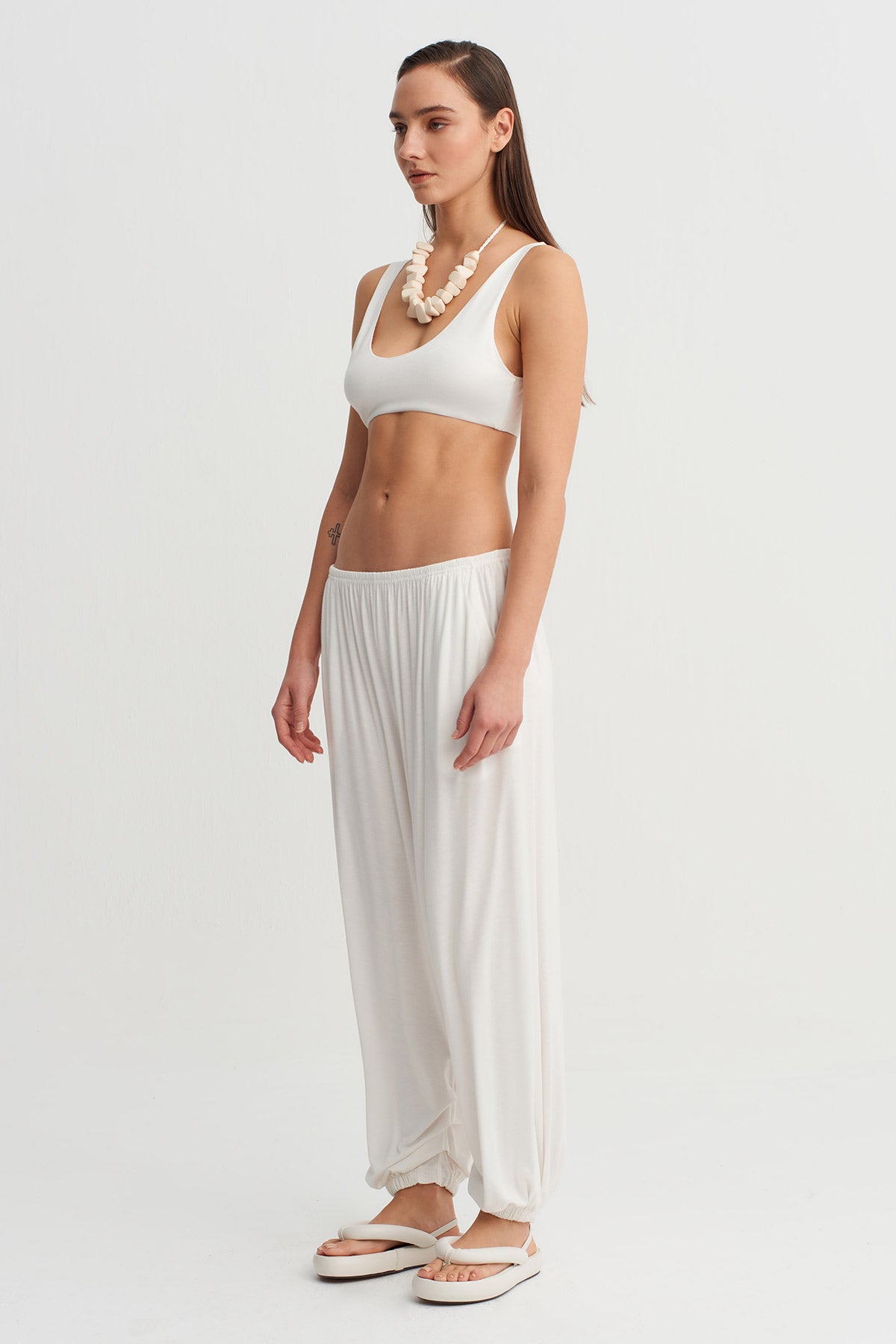 Off White Minimal Bralette Crop Top-Y261011069