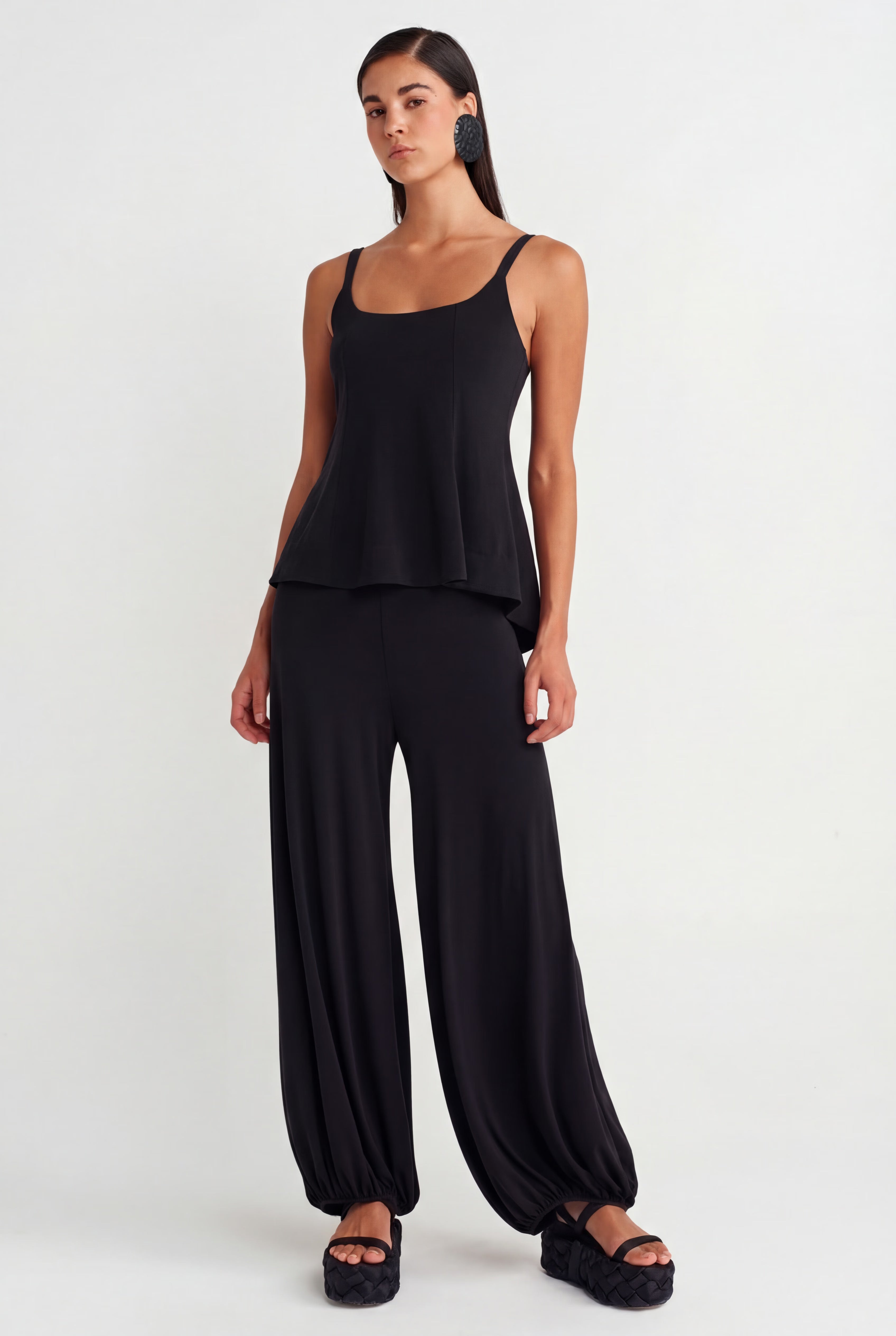 Black Basic Strap Top-Y261011010