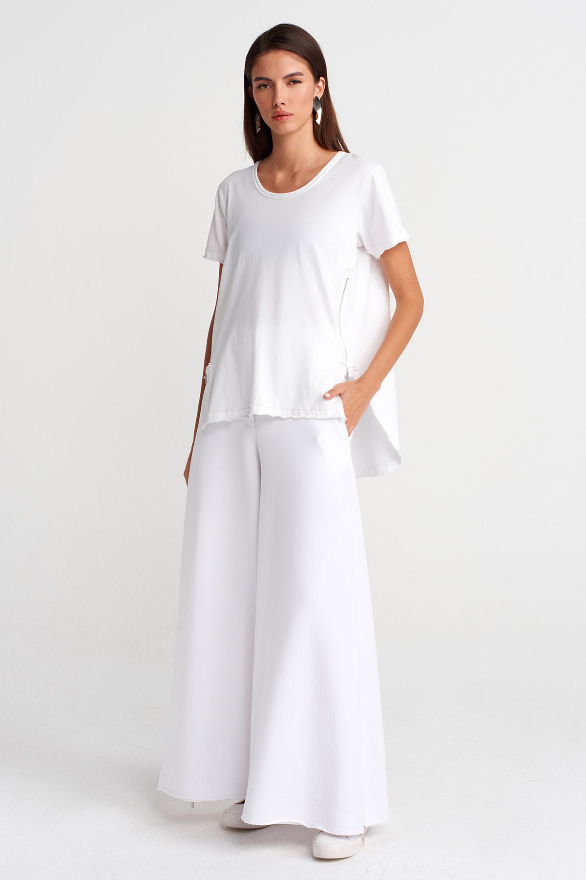 Off White Asymmetric T-Shirt with Zipper Details-Y261011034