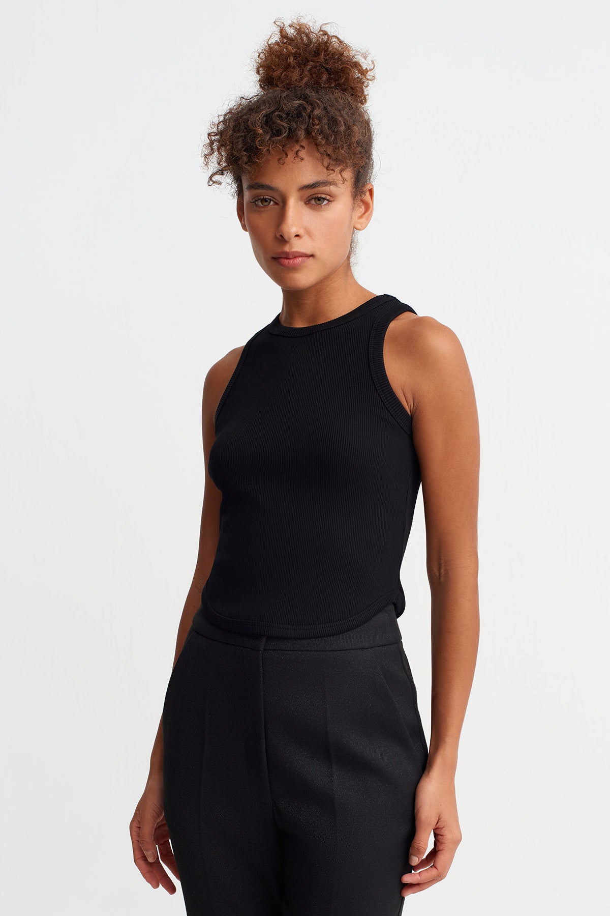 Black Ribbed Sleeveless Top-Y261011040