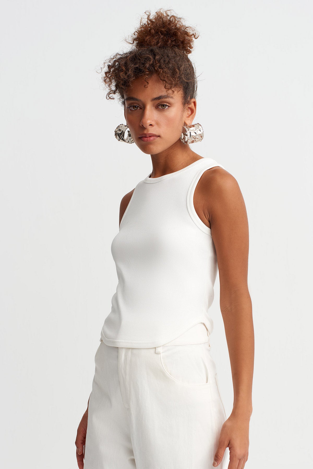 Off White Ribbed Sleeveless Top-Y261011040