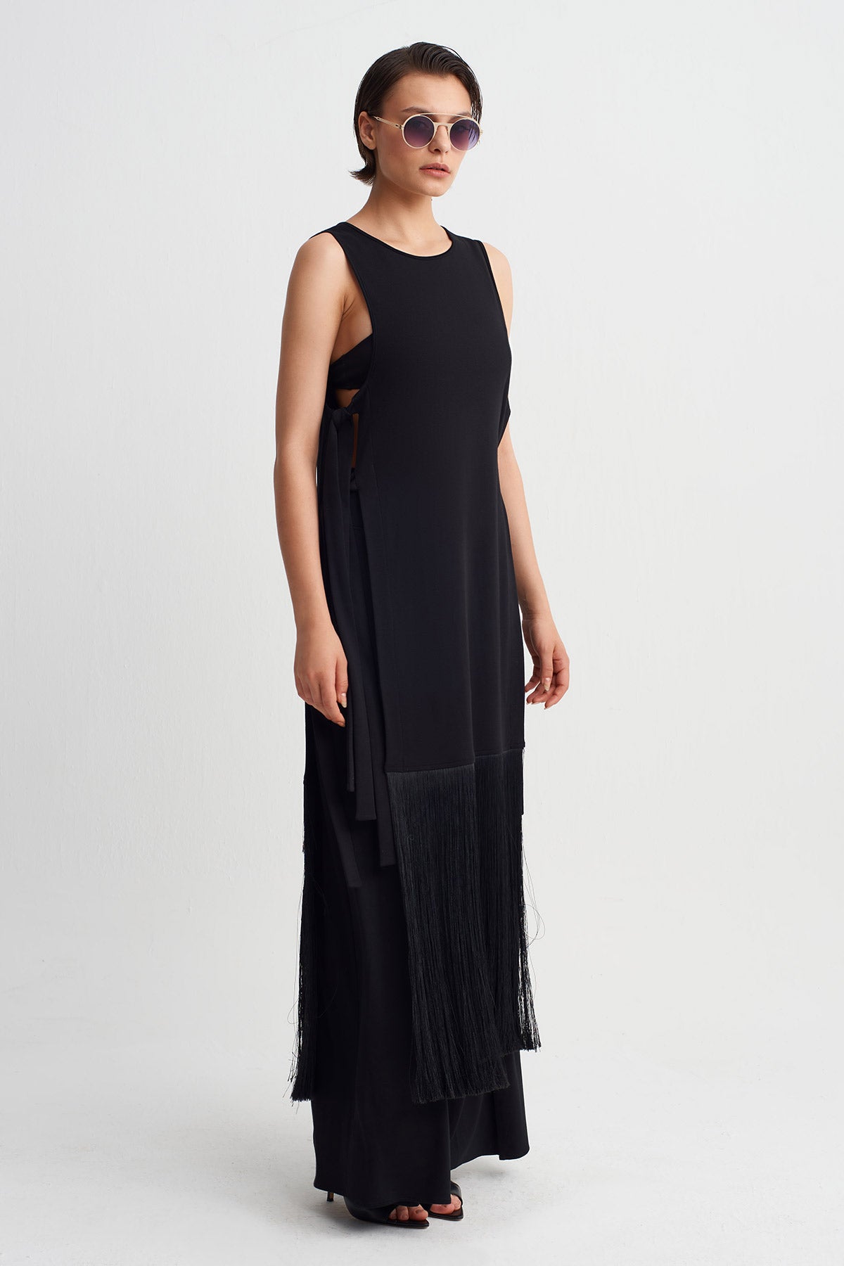 Black Fringe Detailed Ribbed T-Shirt-Y261011120