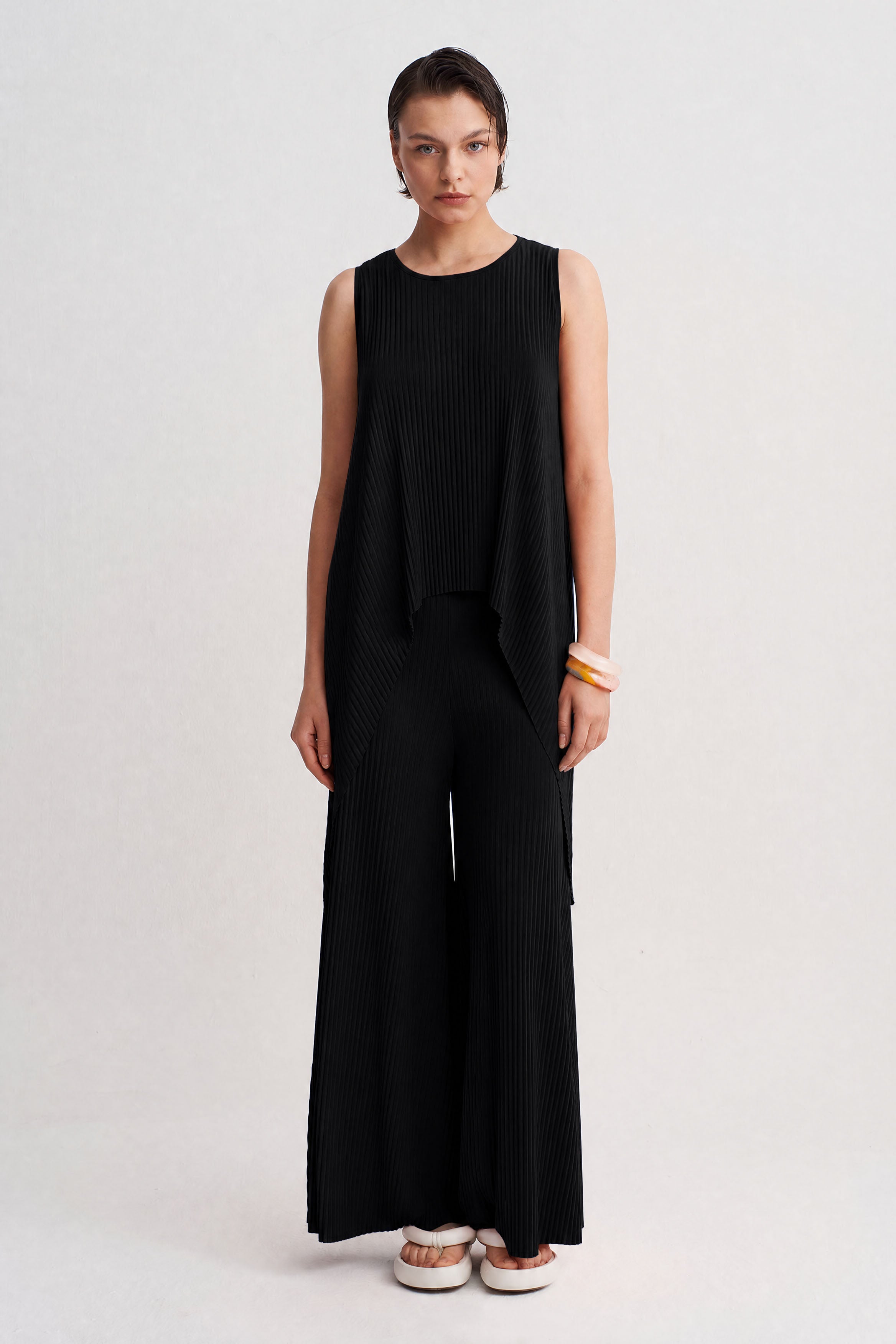 Black Asymmetric Cut Jersey Pleated Blouse-Y261011164