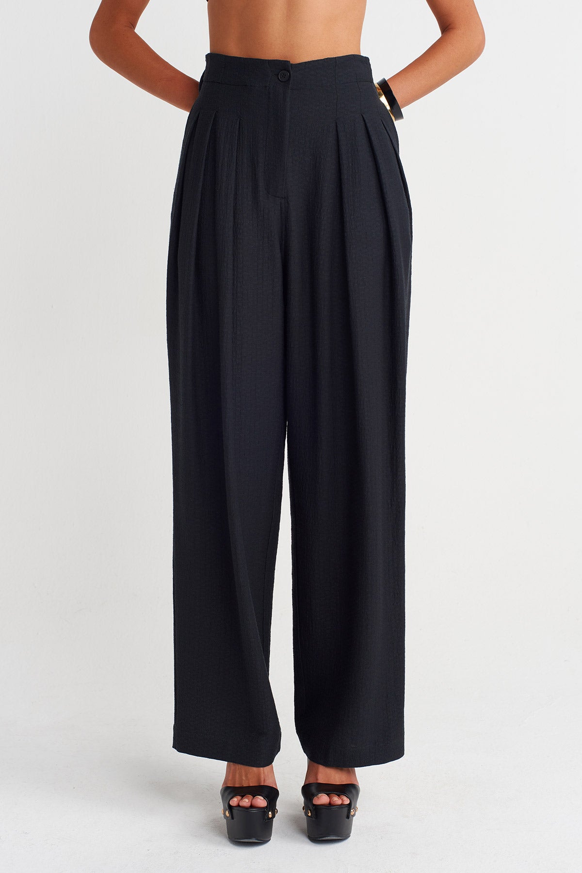 Black High-Waisted Pleated Trousers-Y263013008