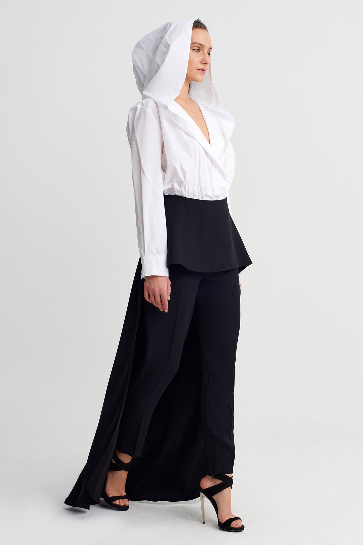Black Slim-Fit Overlay Detailed Trousers-Y263013018