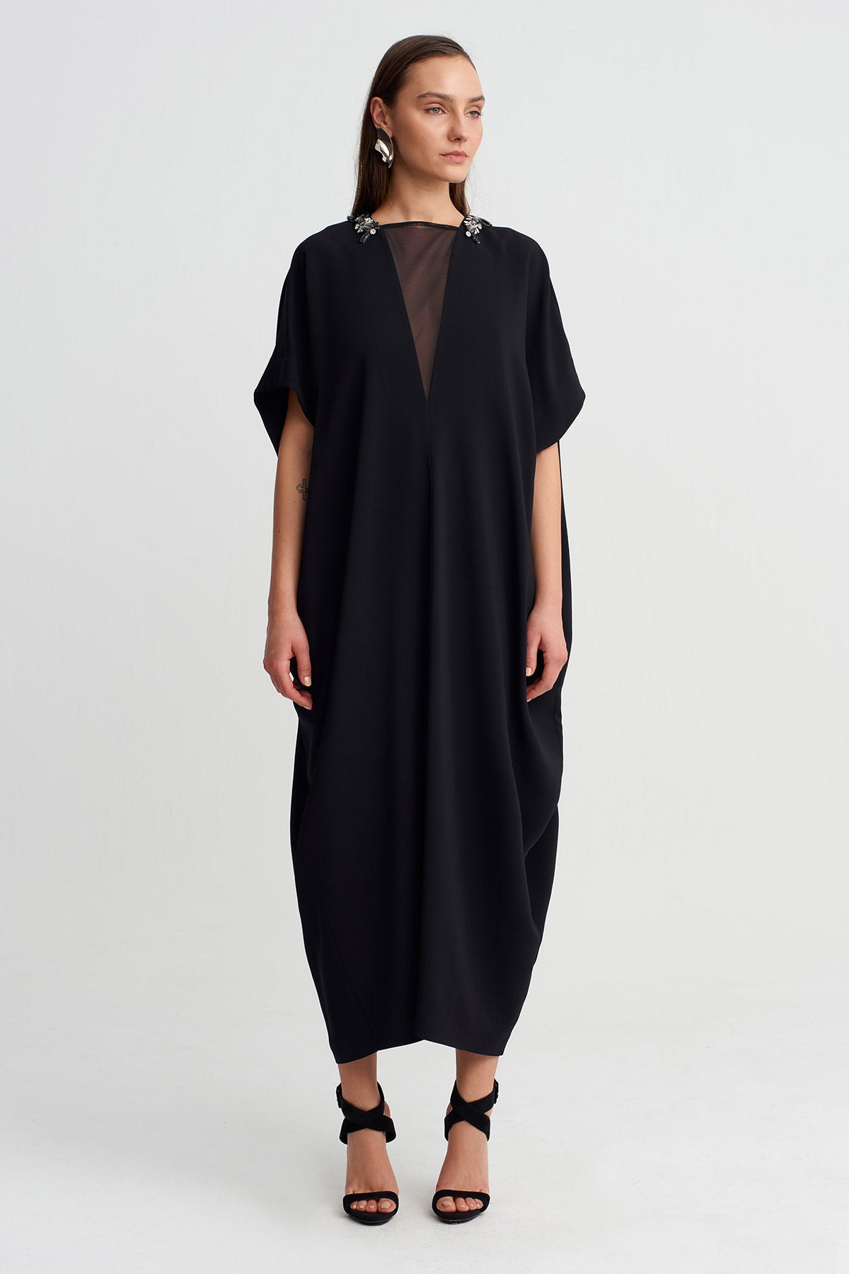 Black Embellished Sheer Neckline Long Dress-Y264014023
