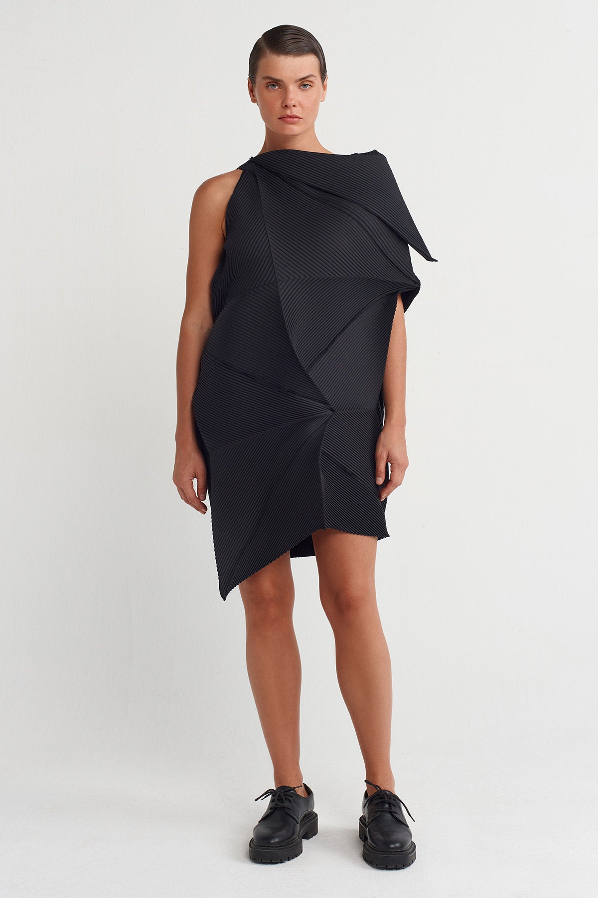 Black Origami-Style Pleated Dress-Y264014030