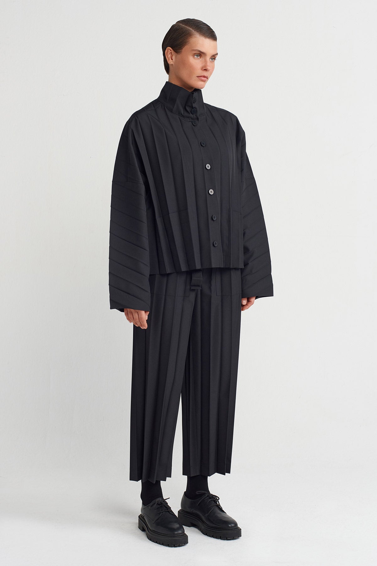 Black Pleated Jacket-Y265015025