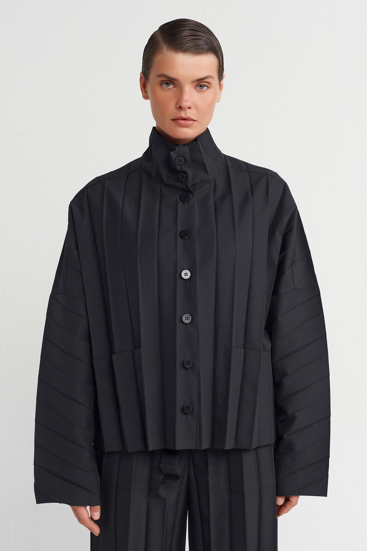 Black Pleated Jacket-Y265015025
