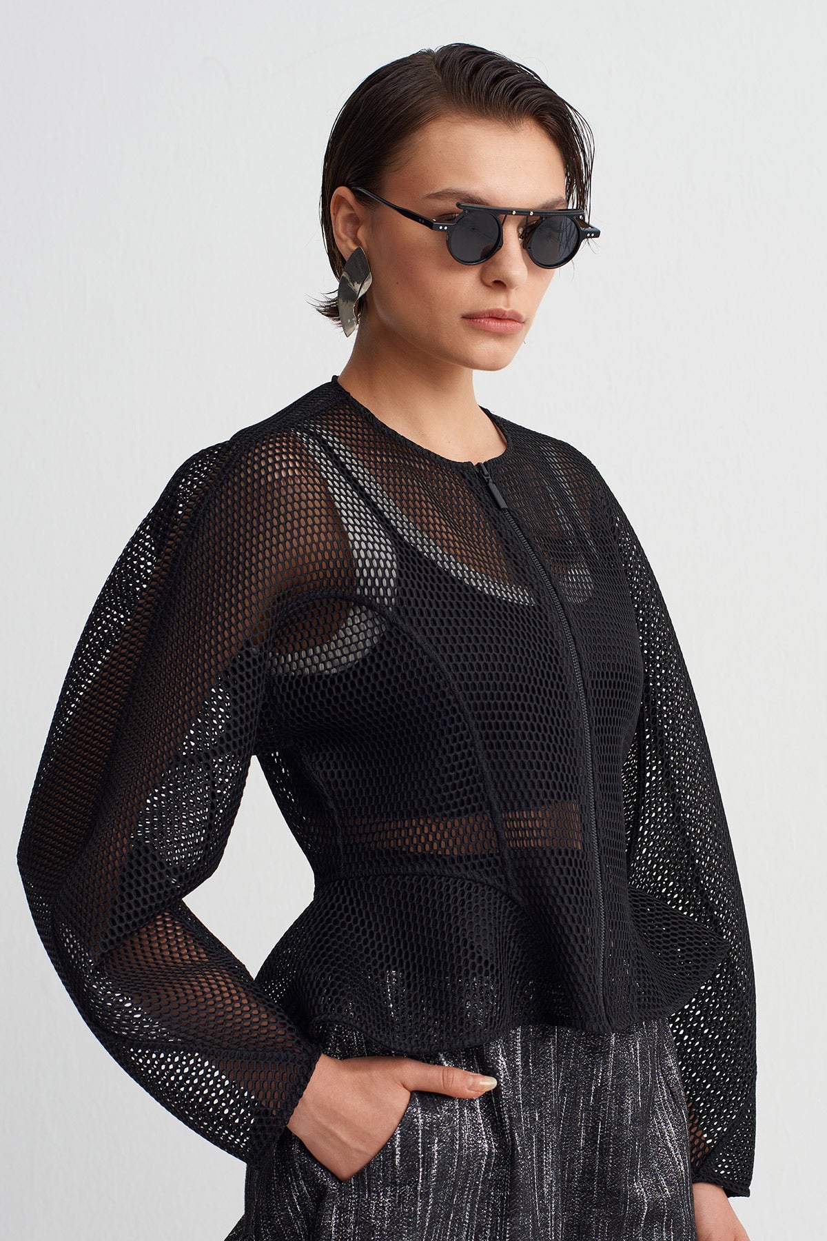 Black Fitted Mesh Zip Jacket-Y265015078