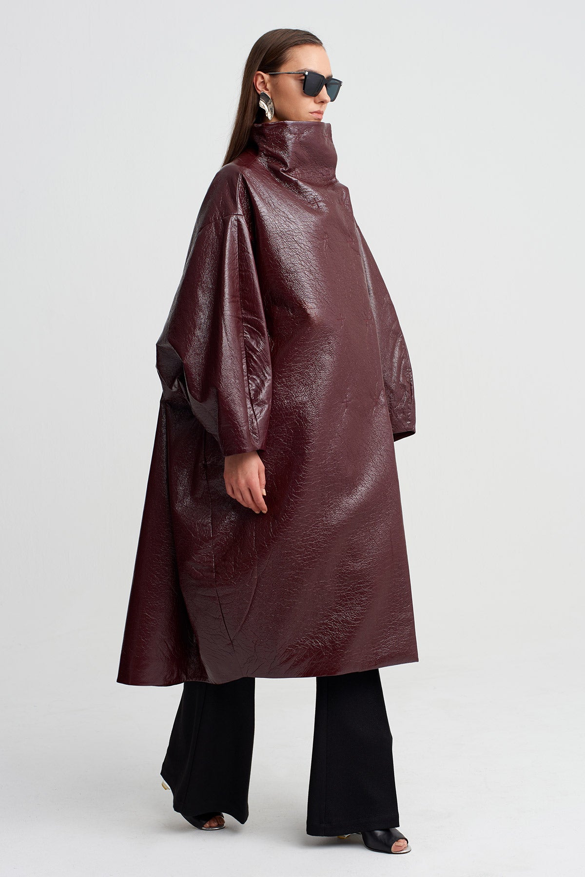 Burgundy High Neck Oversized Glossy Coat-Y267017007