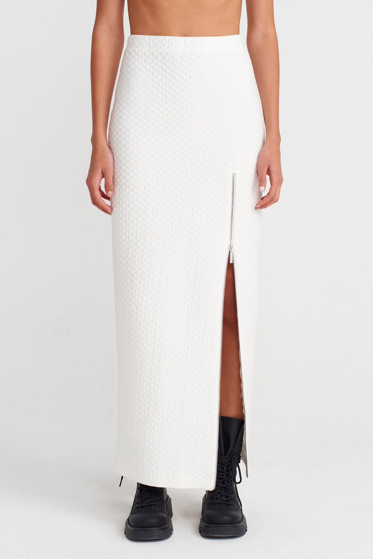 Off White Textured Midi Skirt with Zipper Slit-Y262012006