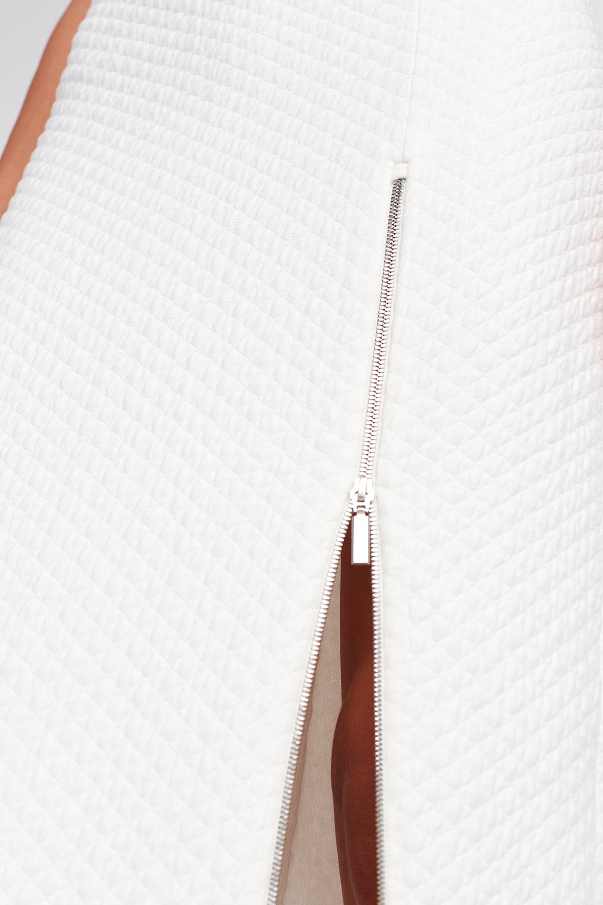 Off White Textured Midi Skirt with Zipper Slit-Y262012006